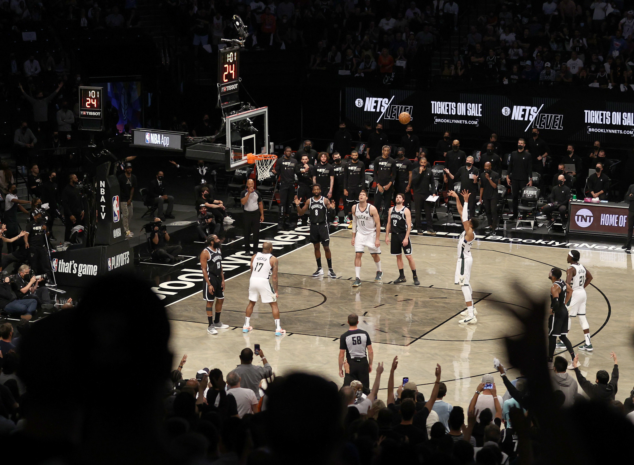 The New York City COVID-19 vaccine mandate dictates that anyone aged over 12 who enters indoor venues such as the Nets' Barclays Centre must show proof that they have received at least one jab ©Getty Images