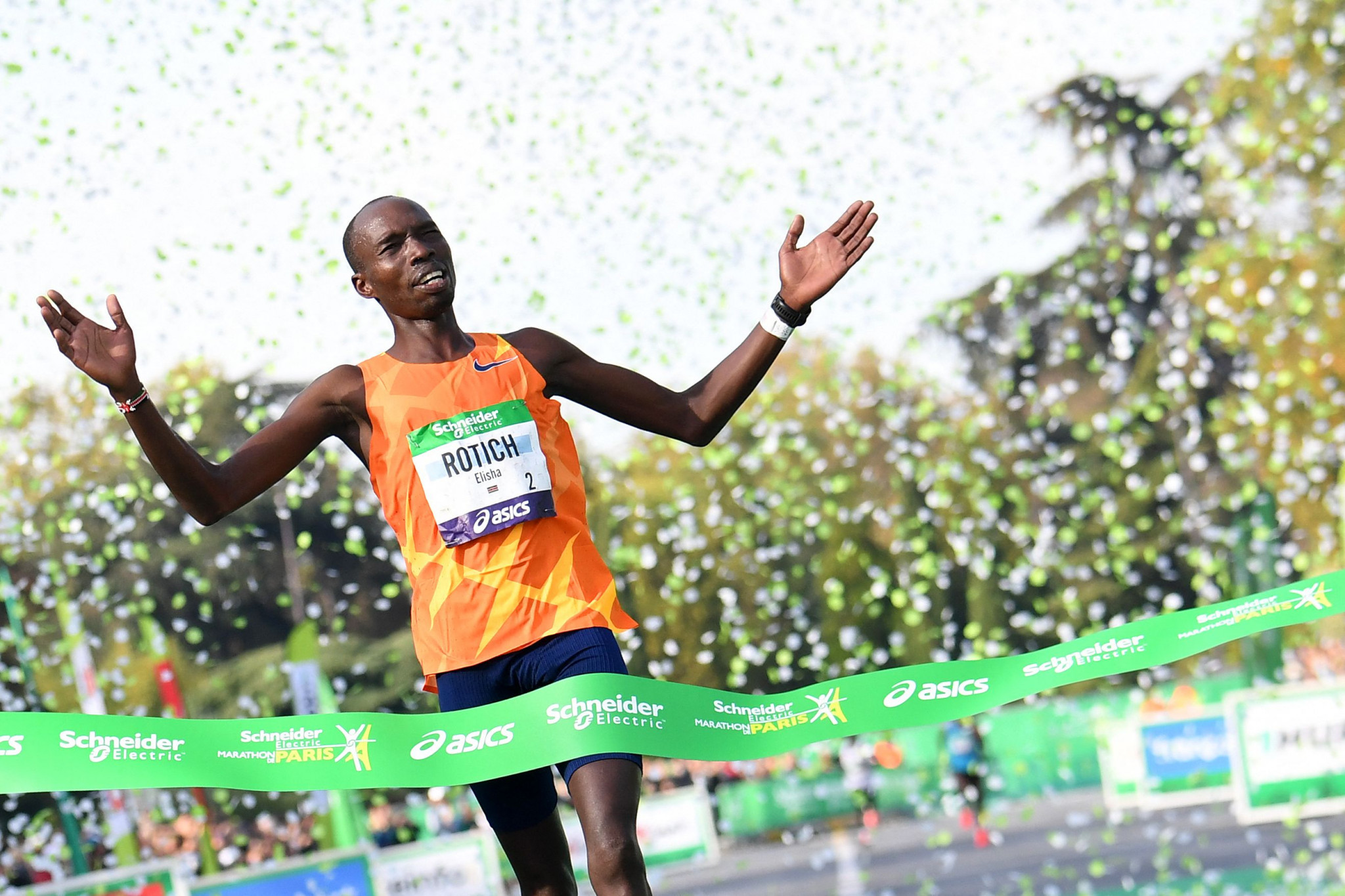 Elisha Rotich broke the Paris Marathon record by 43 seconds after finishing in 2:04:21 ©Getty Images