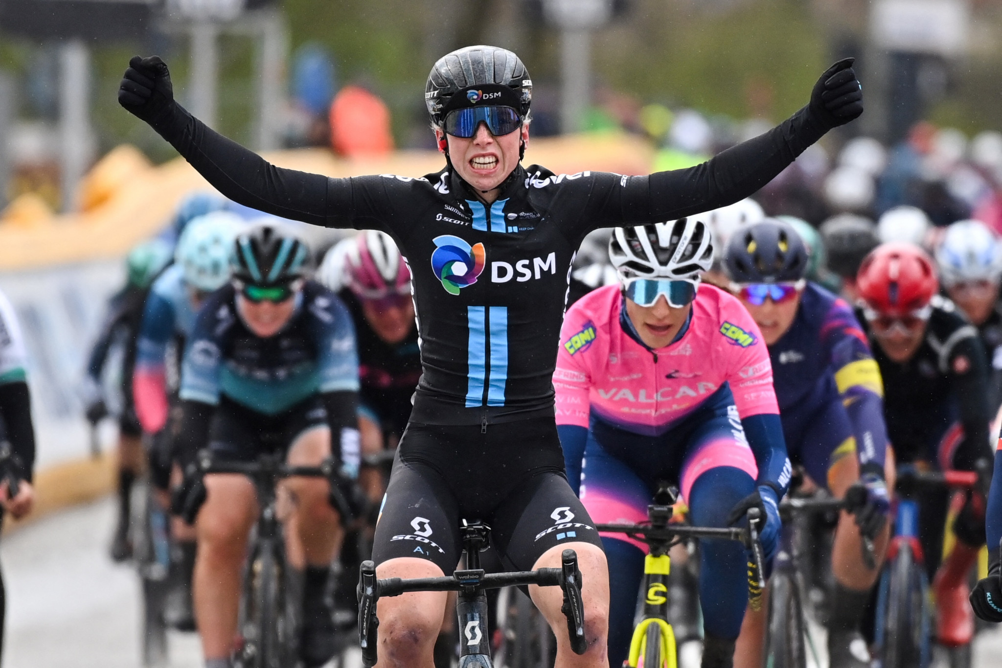Wiebes takes victory in Ronde van Drenthe while van Vleuten claims UCI Women's WorldTour title