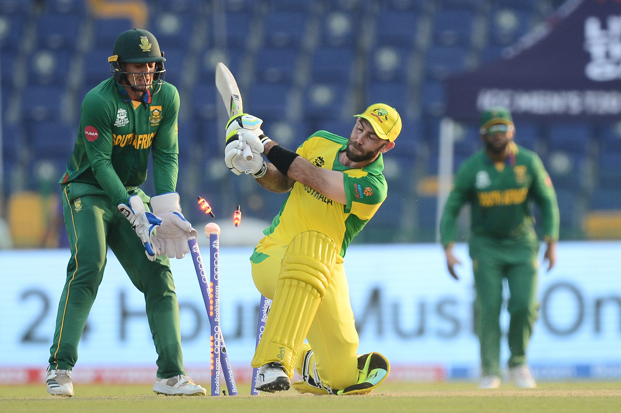 Australia beat South Africa by five wickets with two balls to spare as Group One of the Men's T20 World Cup Super12 stage got underway ©Getty Images 