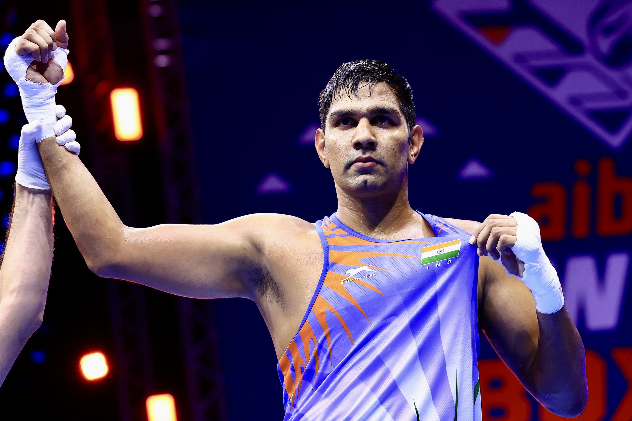 India's Narender put in another dominant effort in the over-92kg with a victory over Mohamed Kendeh of Sierra Leone ©AIBA