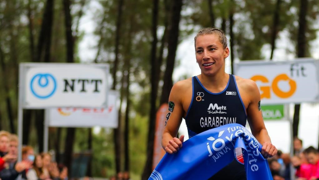 Margot Garabedian won the women's elite race at the World Aquathlon Championships ©World Triathlon/Ben Lumley