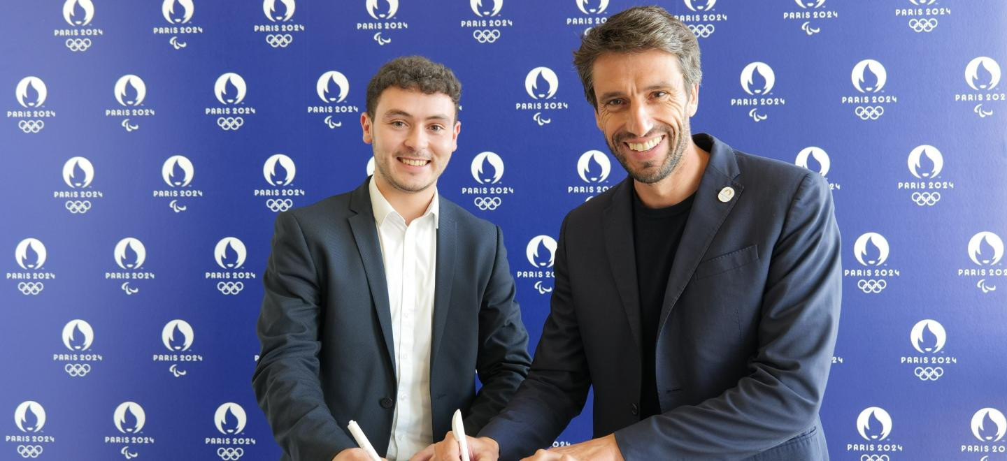 Loïc Rosetti and Tony Estanguet signed the agreement on behalf of ANESTAPS and Paris 2024 respectively ©Paris 2024