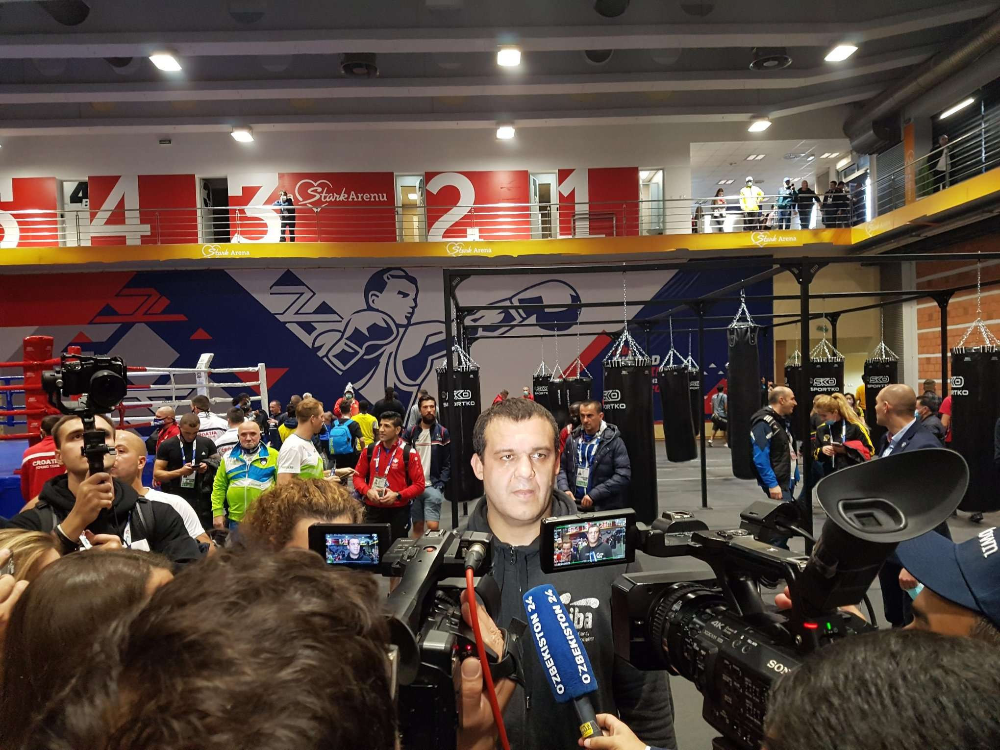 AIBA President Umar Kremlev met with athletes and media at the training day ©ITG