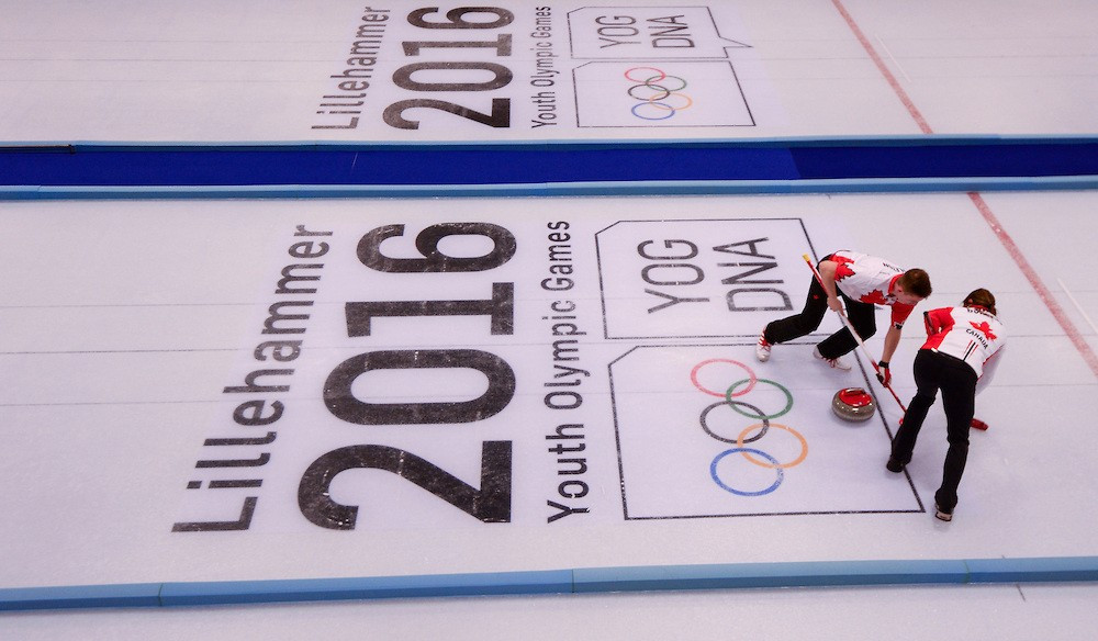 Some of the curlers due to compete at Lillehammer 2016 got the chance to train on the ice today ©YIS/IOC