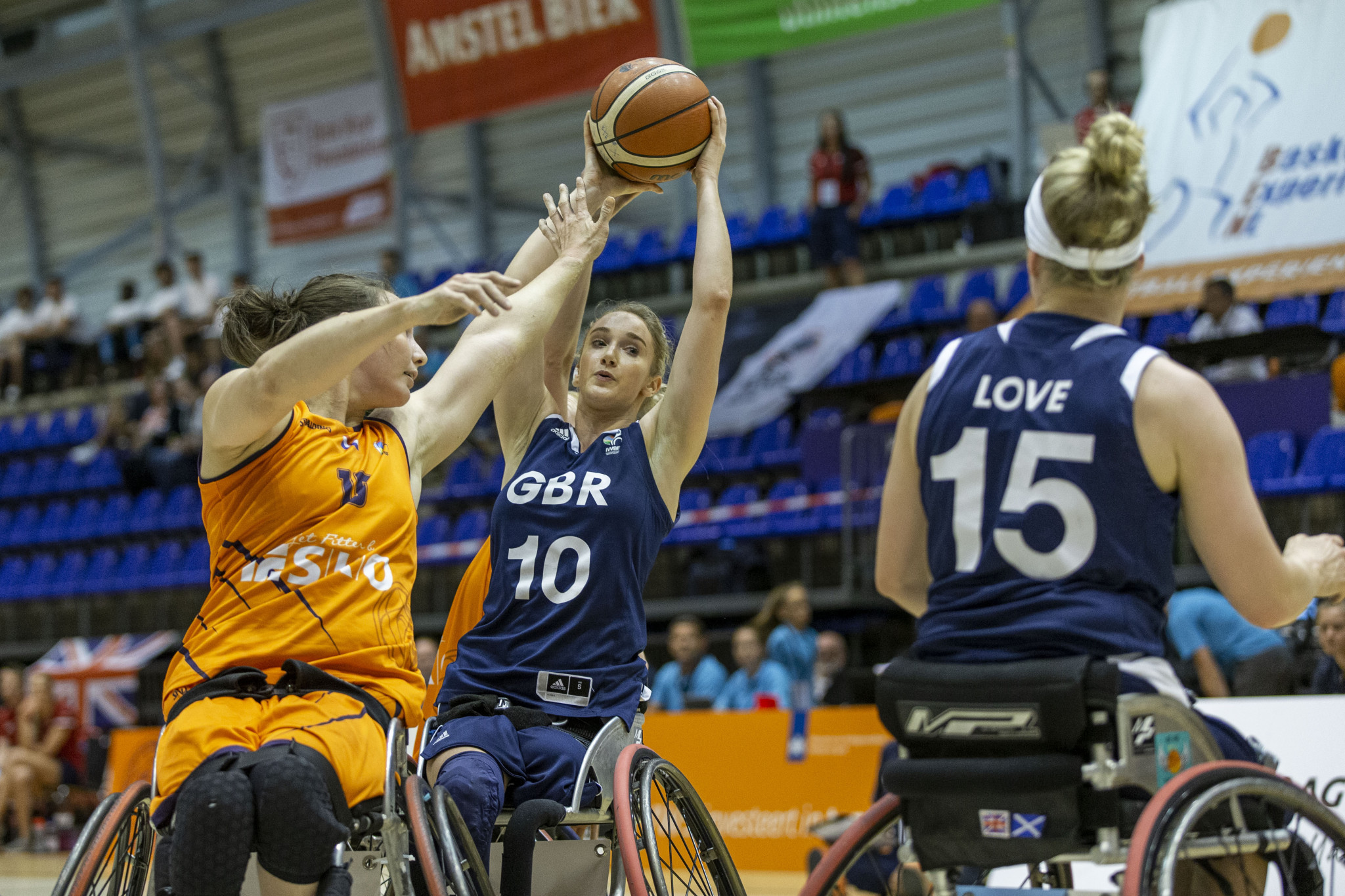 Amy Conroy, centre, is set to play for the East London Phoenix in the British Wheelchair Basketball Women's Premier League ©British Wheelchair Basketball