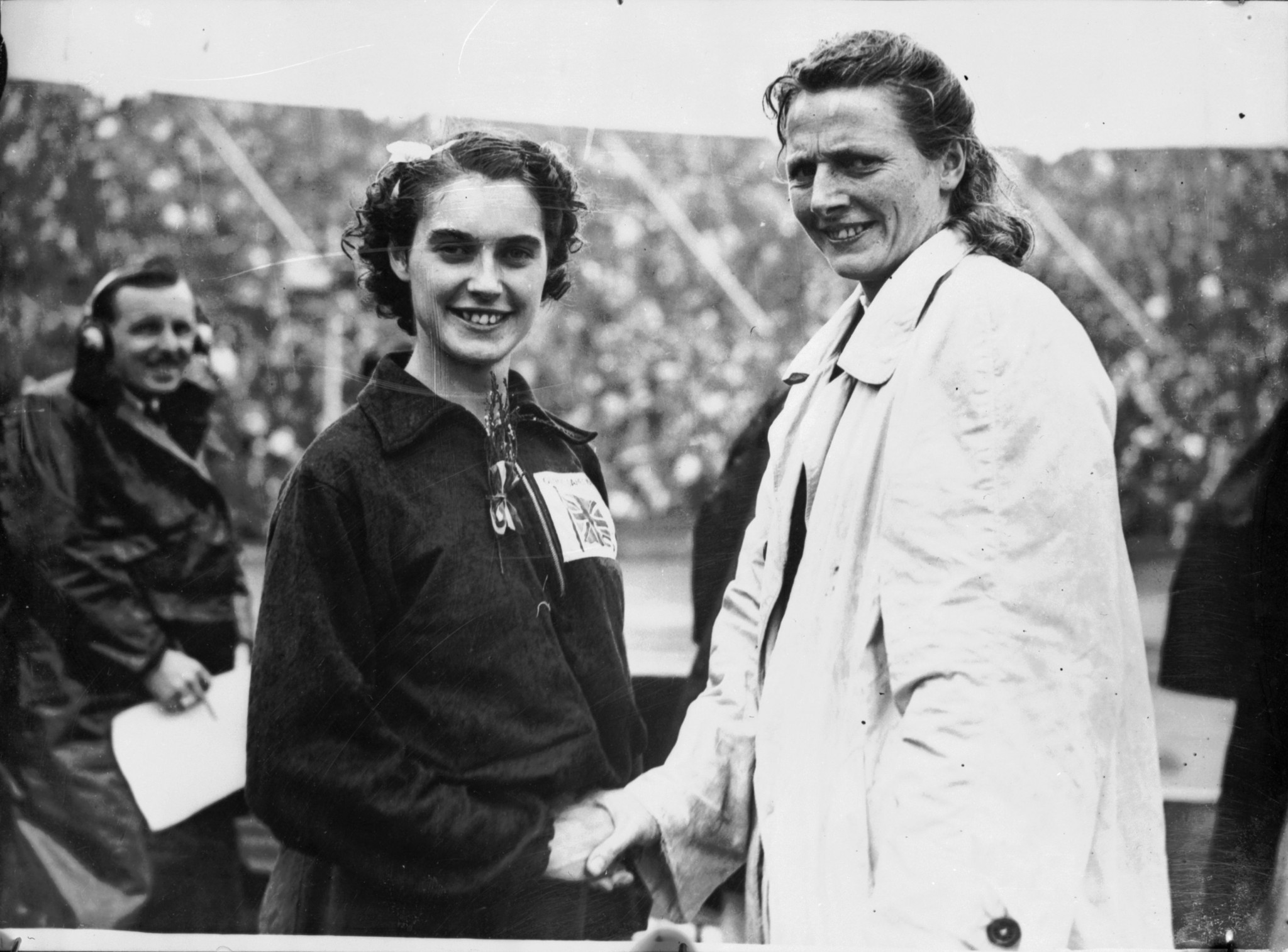 Dorothy Manley, left, finished second to The Netherlands Fanny Blankers-Koen, right, the Olympic 100m at London 1948, and has died at the age of 94 ©Getty Images