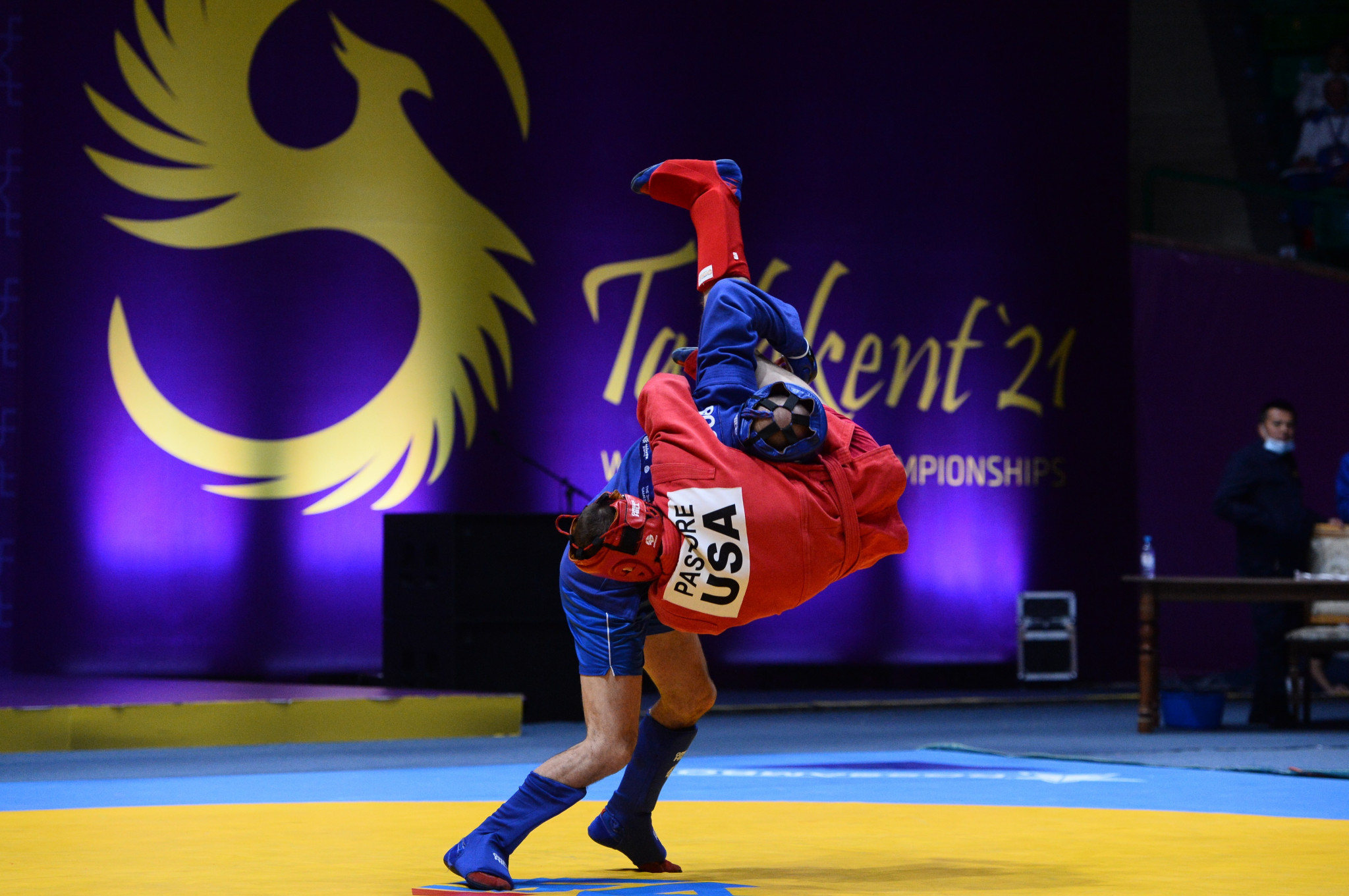 There were plenty of big hits during the final day of the World Sambo Championships in Tashkent ©FIAS