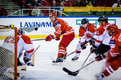Poland made it two wins out of two by beating Lithuania 9-1