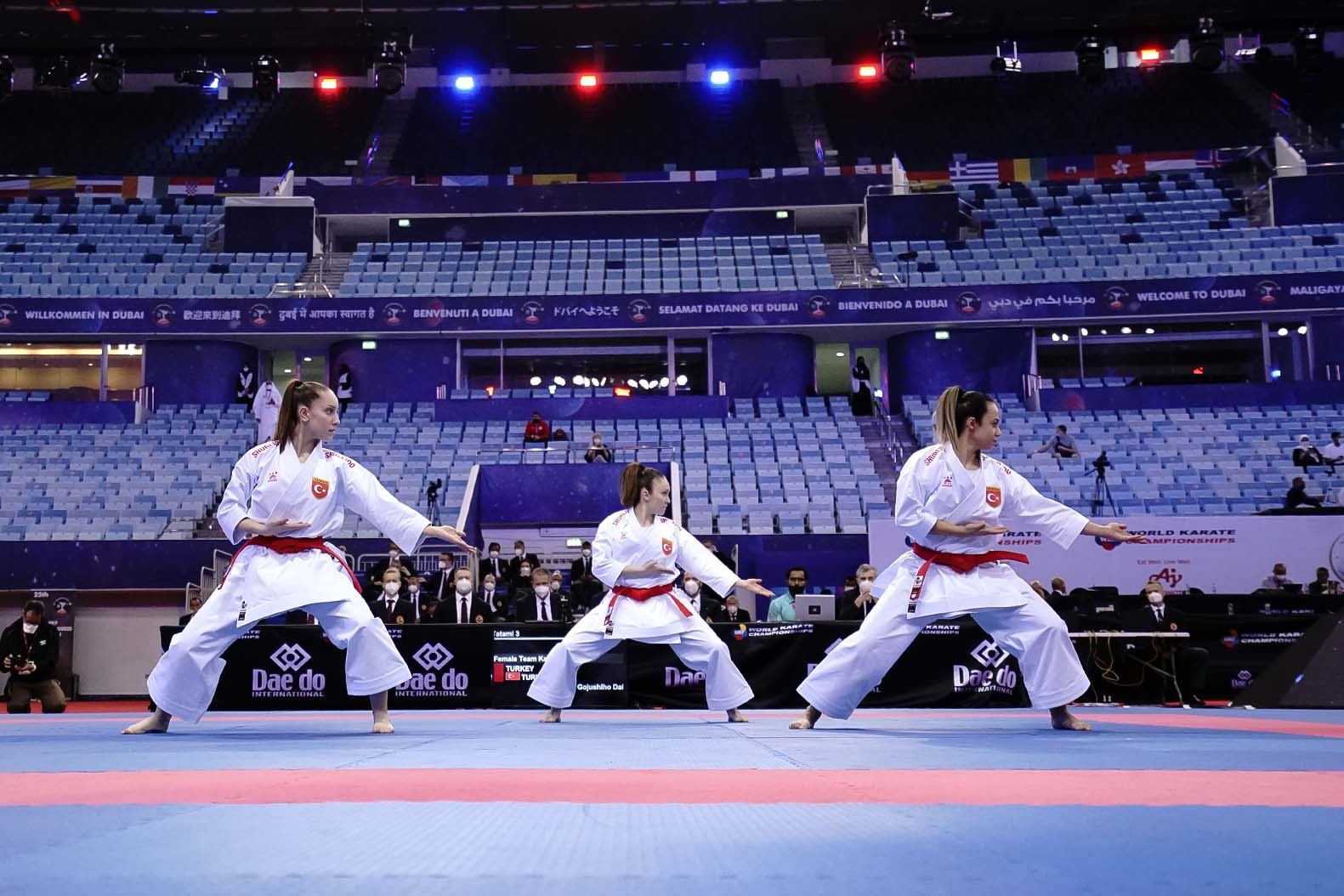 The women's and men's team kata fields were reduced to the finalists ©WKF