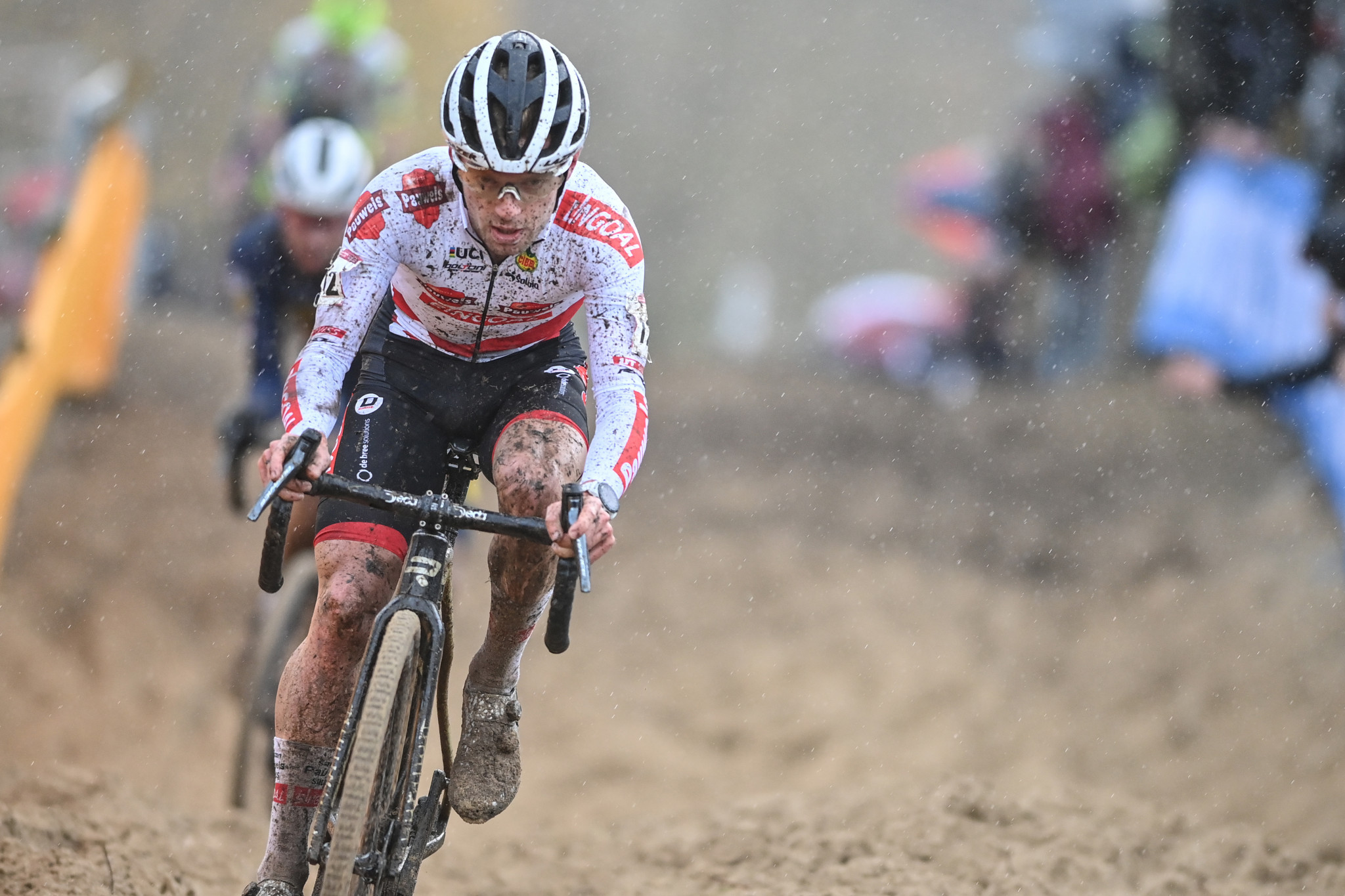 Iserbyt continues prolific UCI Cyclo-Cross World Cup season with Koksijde success