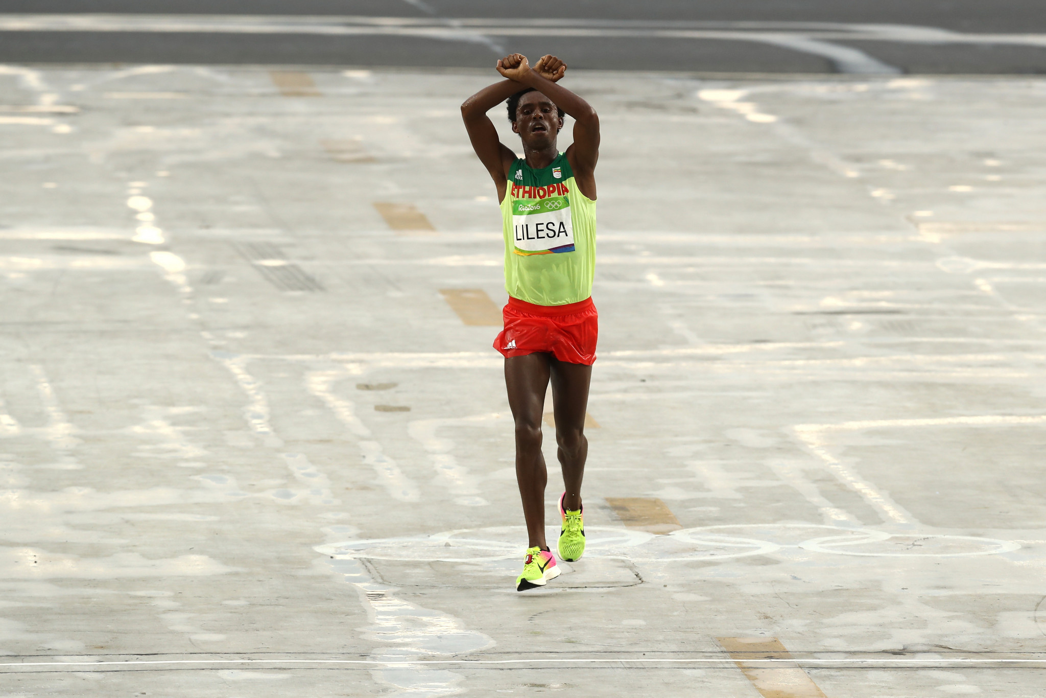 Feyisa Lilesa won a marathon silver for Ethiopia at the Rio 2016 Olympic Games, making the crossed wrists symbol as a protest against a crackdown on demonstrators by the then-ruling TPLF ©Getty Images
