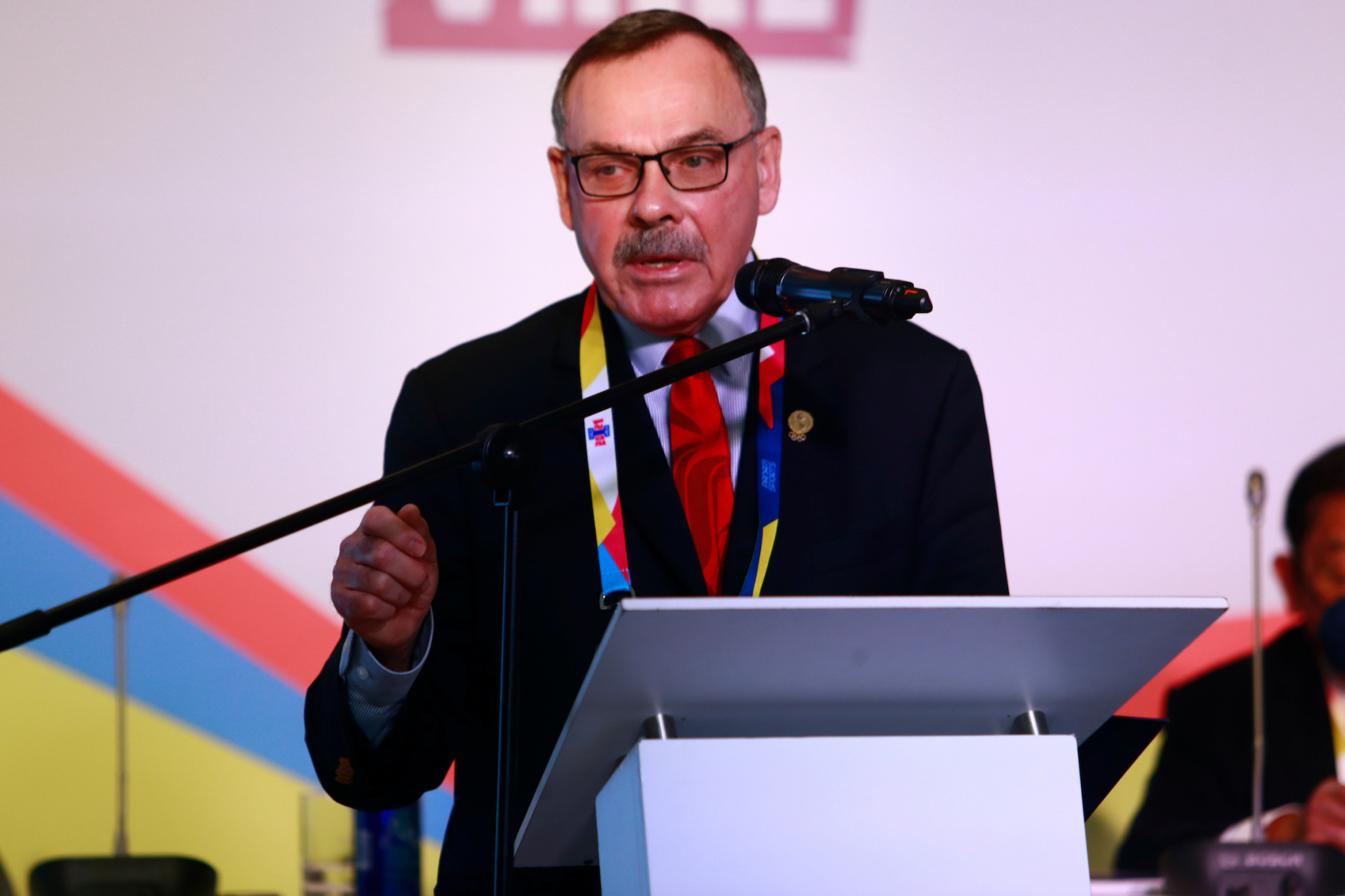 Legal Commission President Michael Chambers urged National Olympic Committee leaders to ensure their athletes are well-educated on anti-doping measures before the Junior Pan American Games in Cali begin @Agencia.XpressMedia 