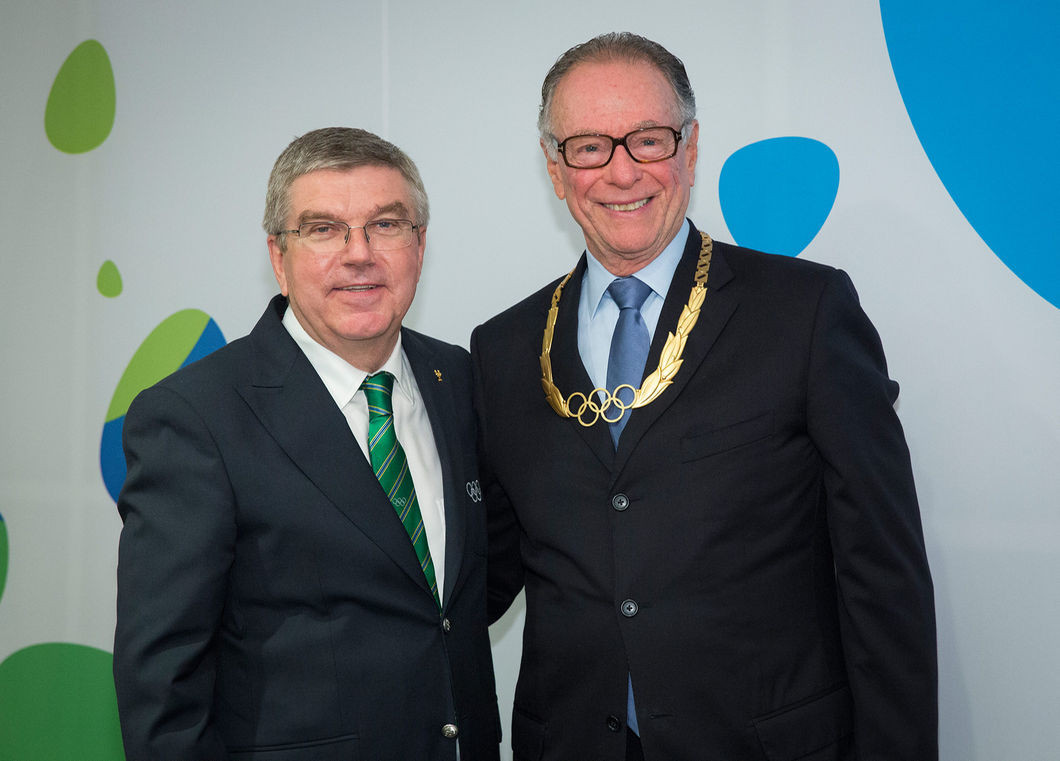 Carlos Nuzman, right, was praised by the IOC, including President Thomas Bach, left, following the end of Rio 2016 ©IOC