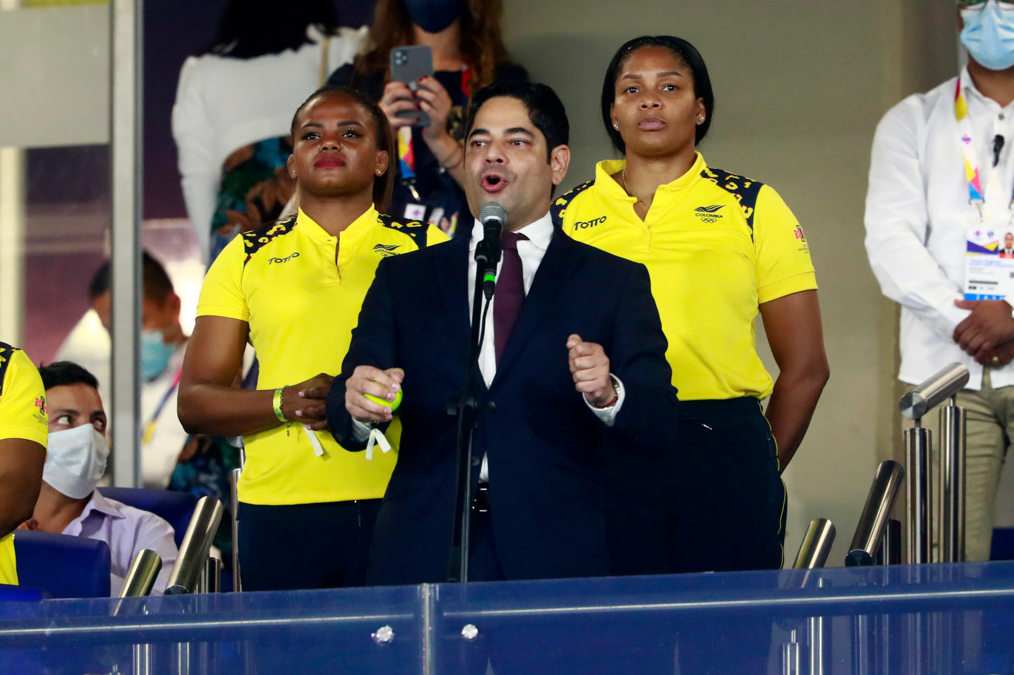 Colombian Sports Minister Guillermo Herrera delivered a rousing speech as the Junior Pan American Games offically got underway ©Agencia.XpressMedia