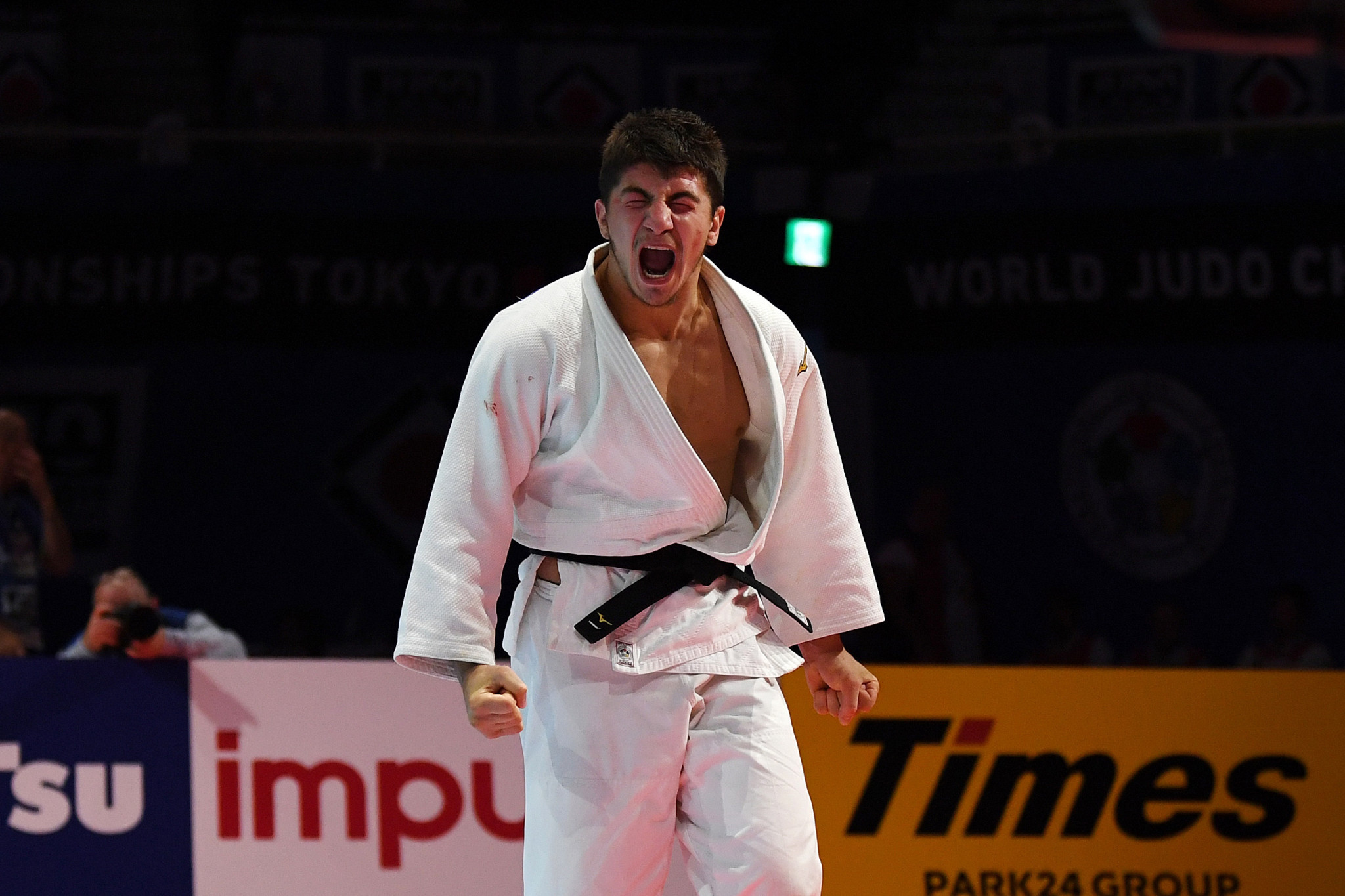 Luka Maisuradze helped Georgia to the European mixed team gold with a win in the under-90kg ©Getty Images