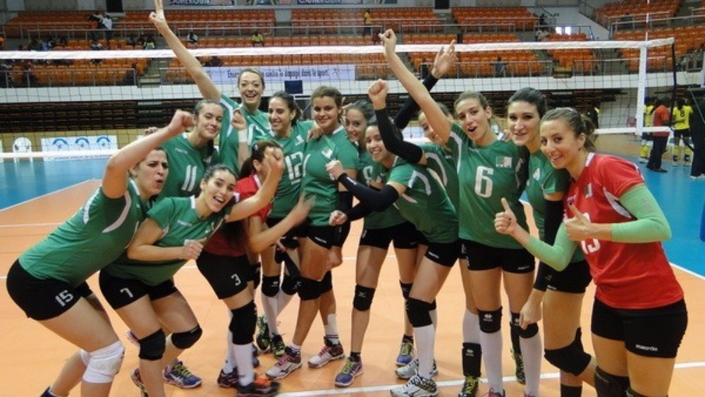 Algeria booked their place in the semi-finals by beating Uganda in straight sets