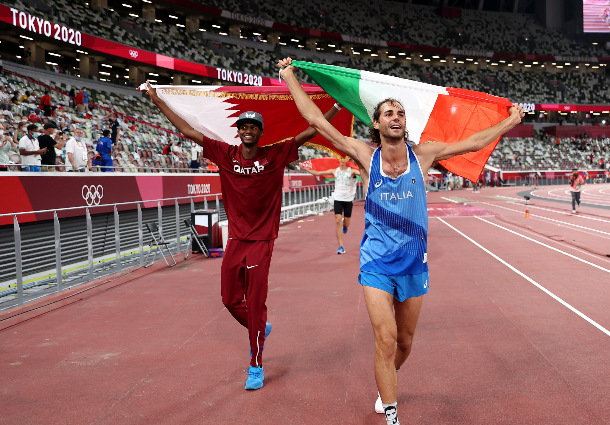Mutaz Barshim of Qatar, left, and Italy's Gianmarco Tamberi, who shared the Olympic high jump title rather than engaging in a jump-off, received an Inspiration Award at the World Athletics Awards ©Getty Images