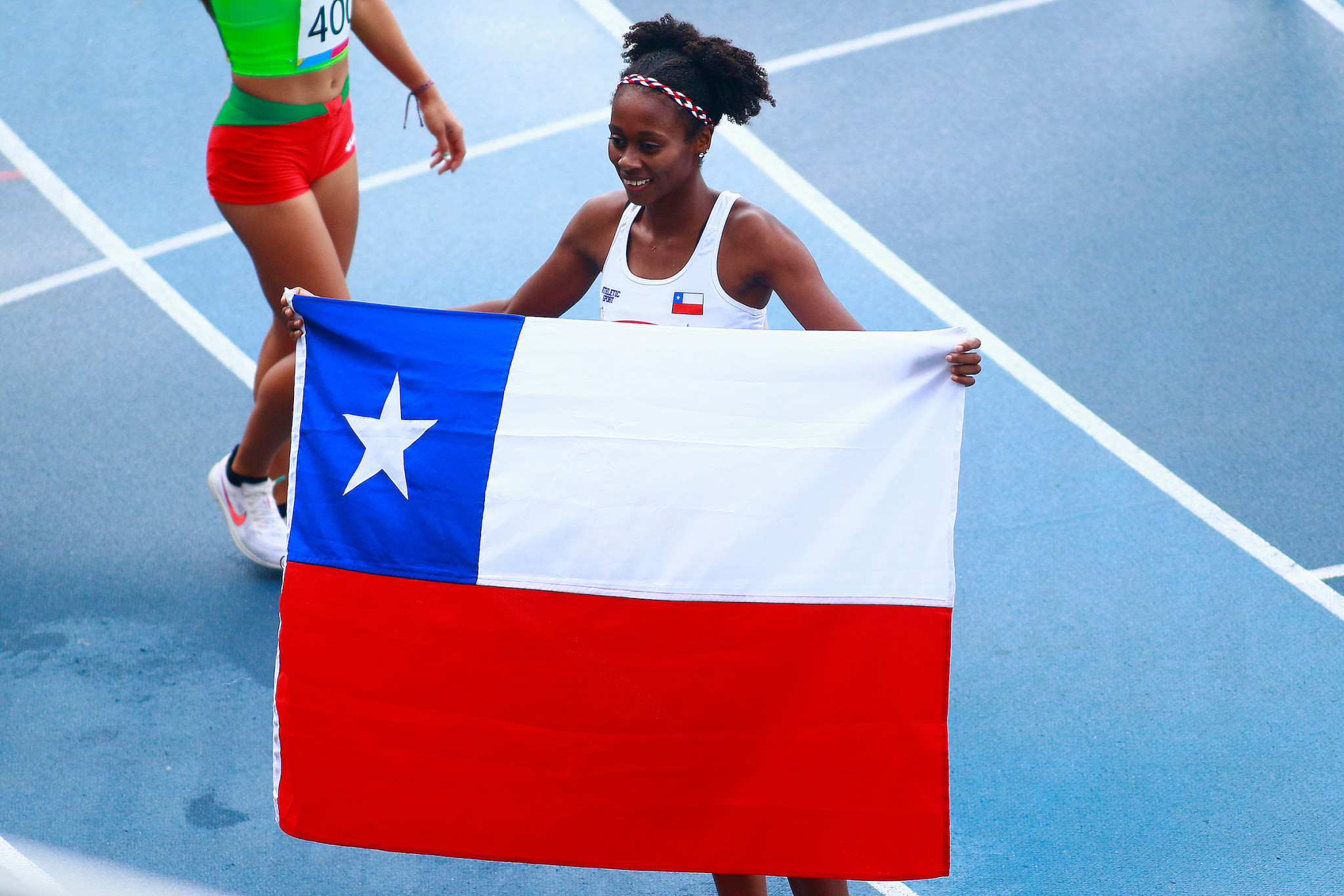 Chilean Berdine Castillo claimed silver in the women's 800m while Daily Cooper of Cuba crossed the line in 1min 28.62sec to secure the gold ©Agencia.Xpress Media