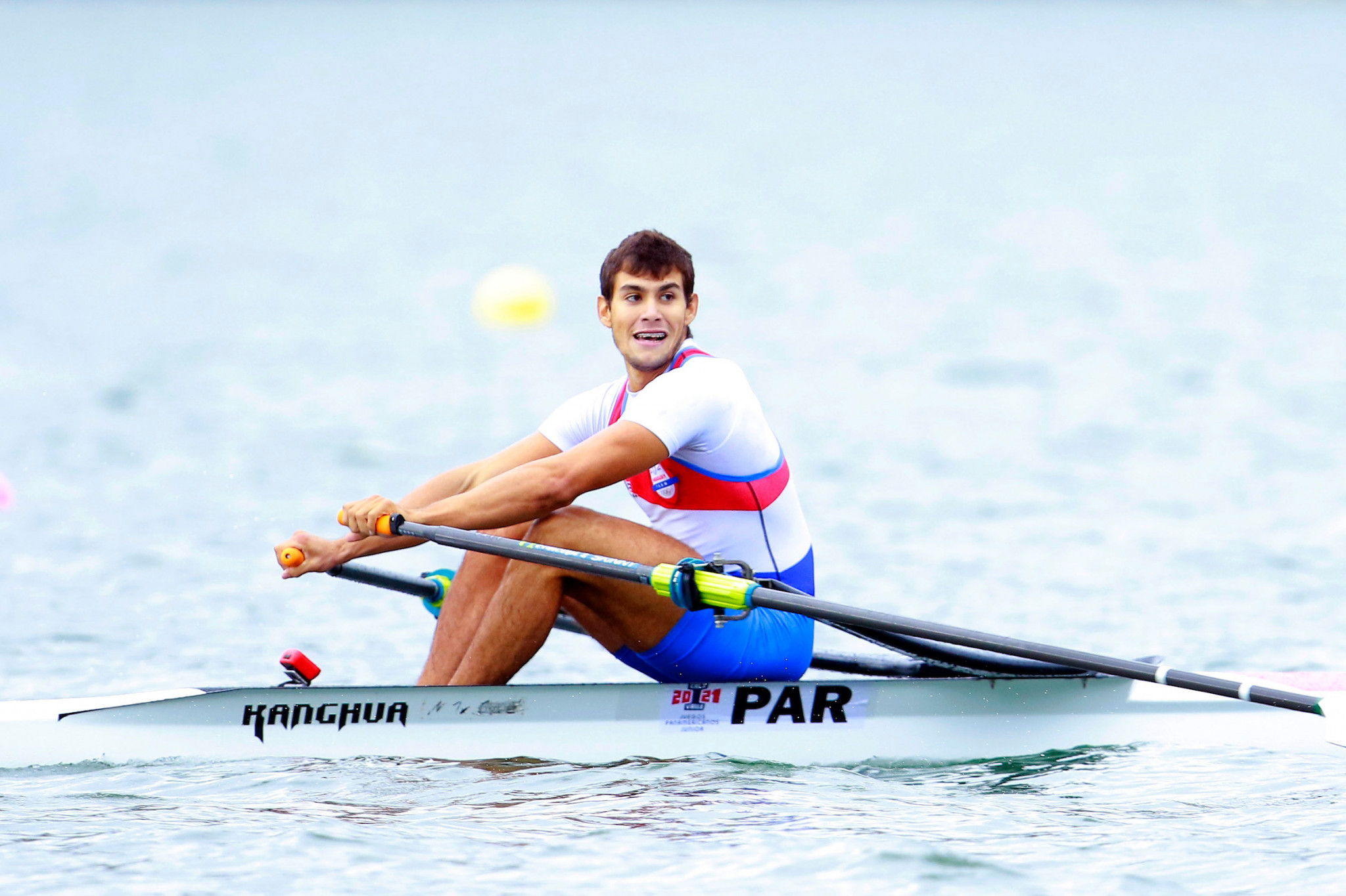 Javier Insfran secured Paraguay's first gold medal of the Games in the men's single sculls rowing event ©Agencia.Xpress Media
