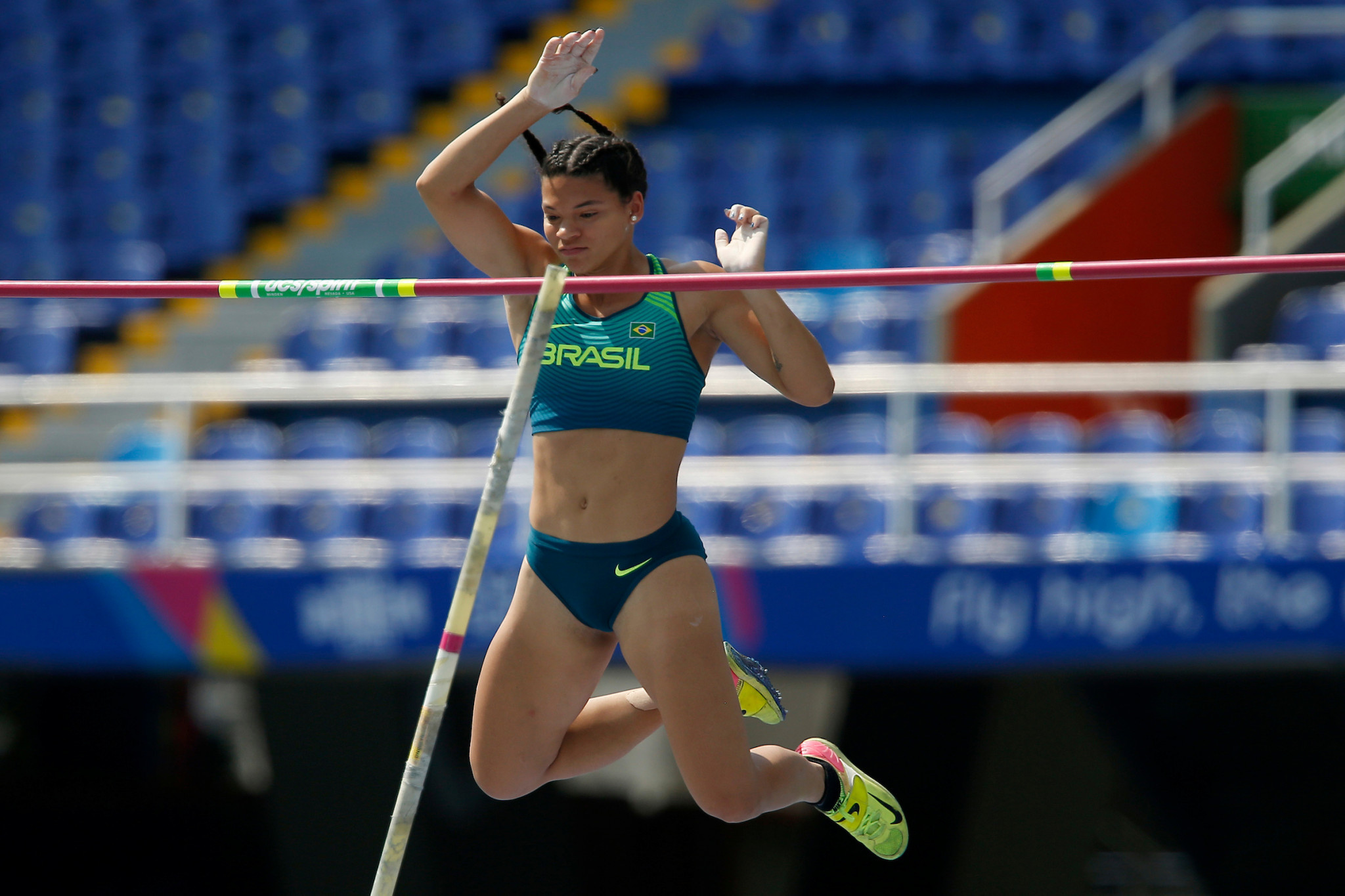 Isabel Demarco cleared 4.20m to take gold for Brazil in the women's pole vault ©Agencia.Xpress Media