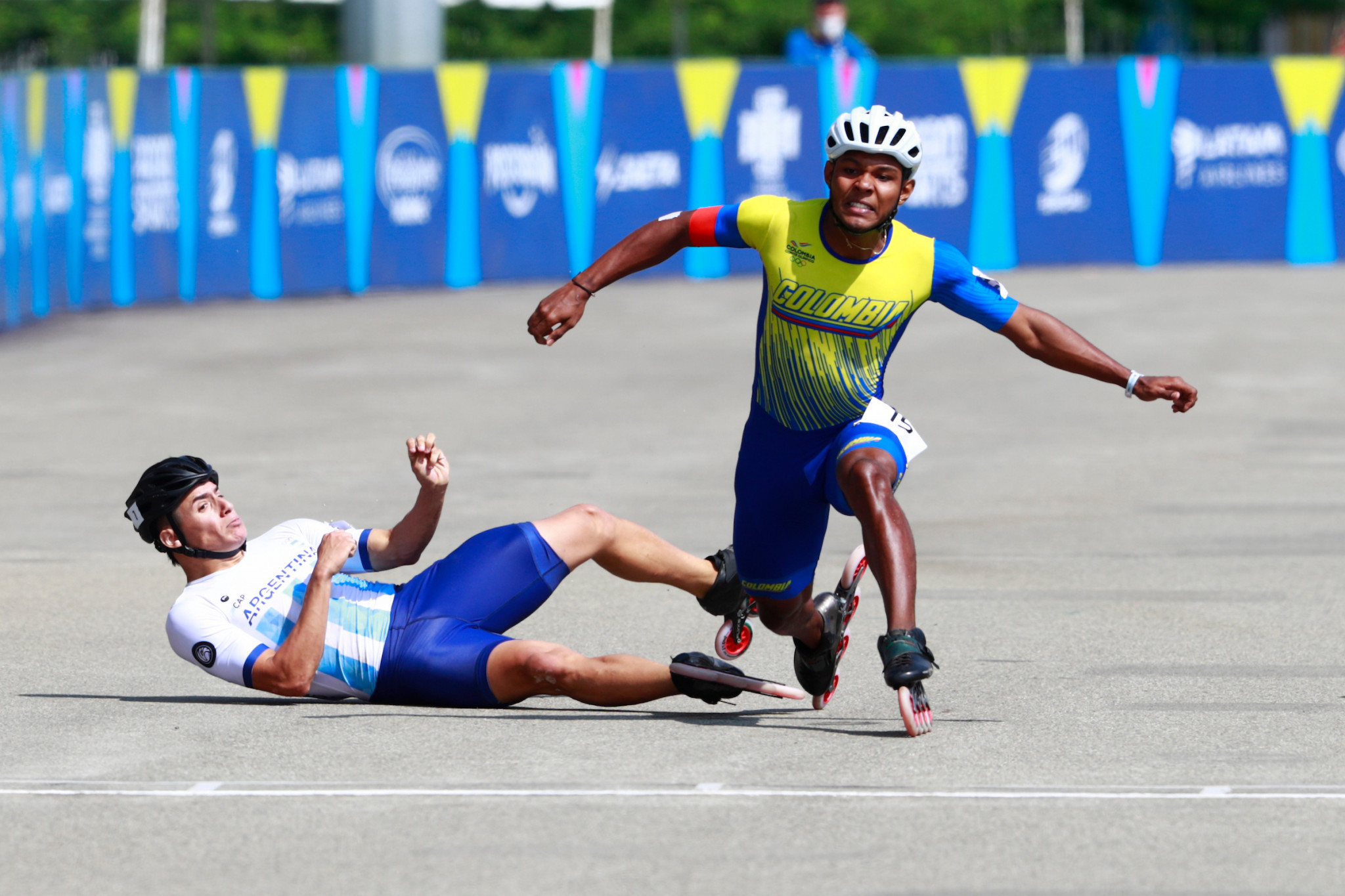 Salomon Carballo won the men's one-lap speed skating race to give Colombia another gold medal at the World Cup Skate Track ©Agencia.Xpress Media