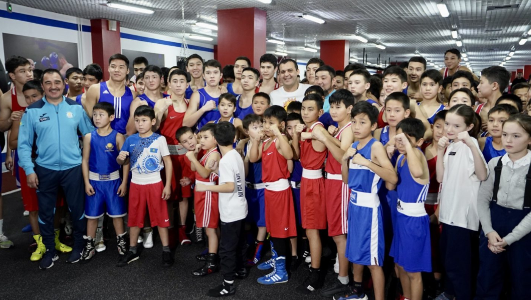 AIBA President Kremlev meets with young athletes and Kazakhstan Prime Minister during visit to country