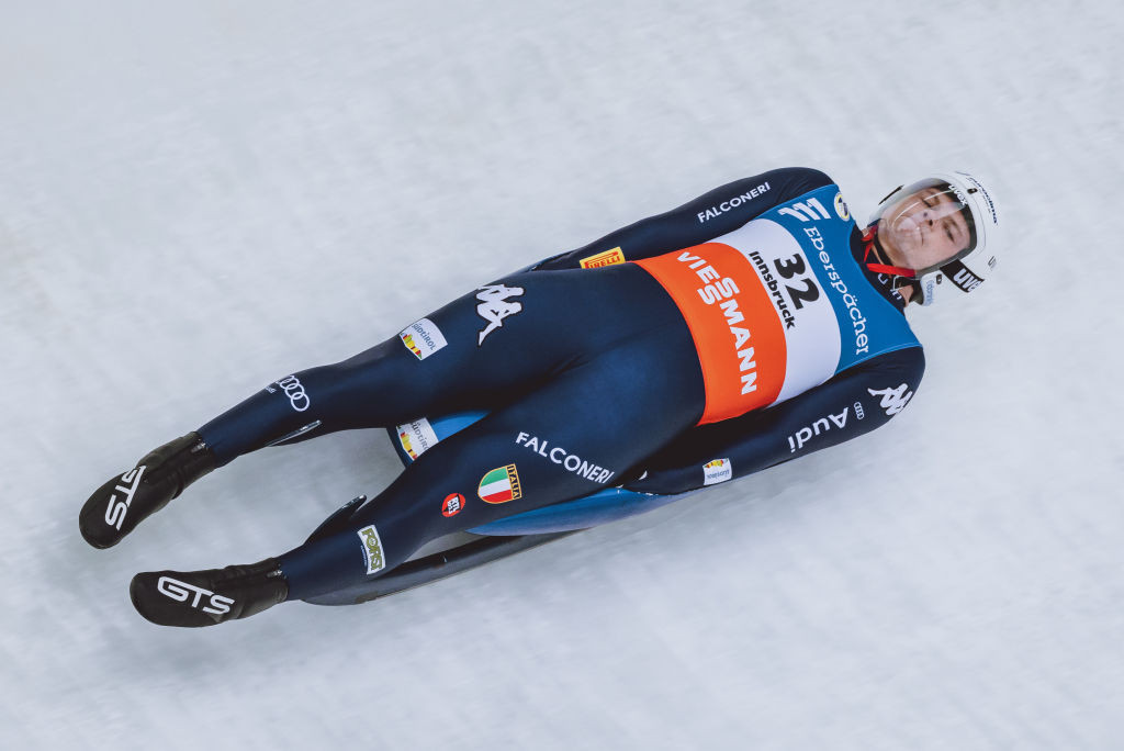 Fischnaller wins men's sprint using borrowed sled at Luge World Cup