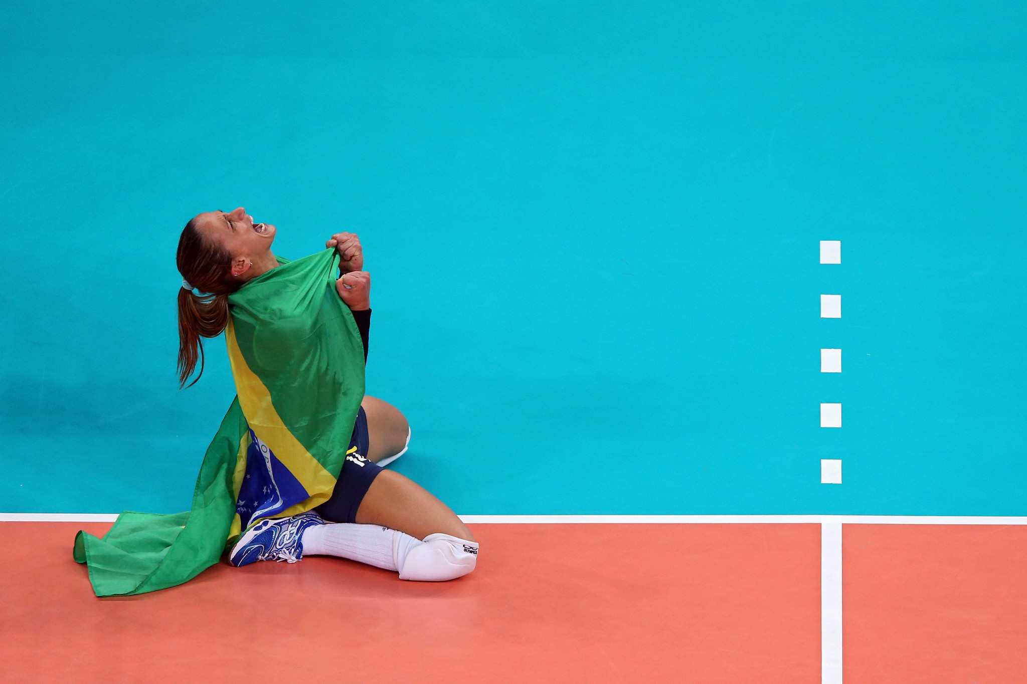 Brazil beat Peru 3-2 in the Cali 2021 women's volleyball gold medal match ©Getty Images