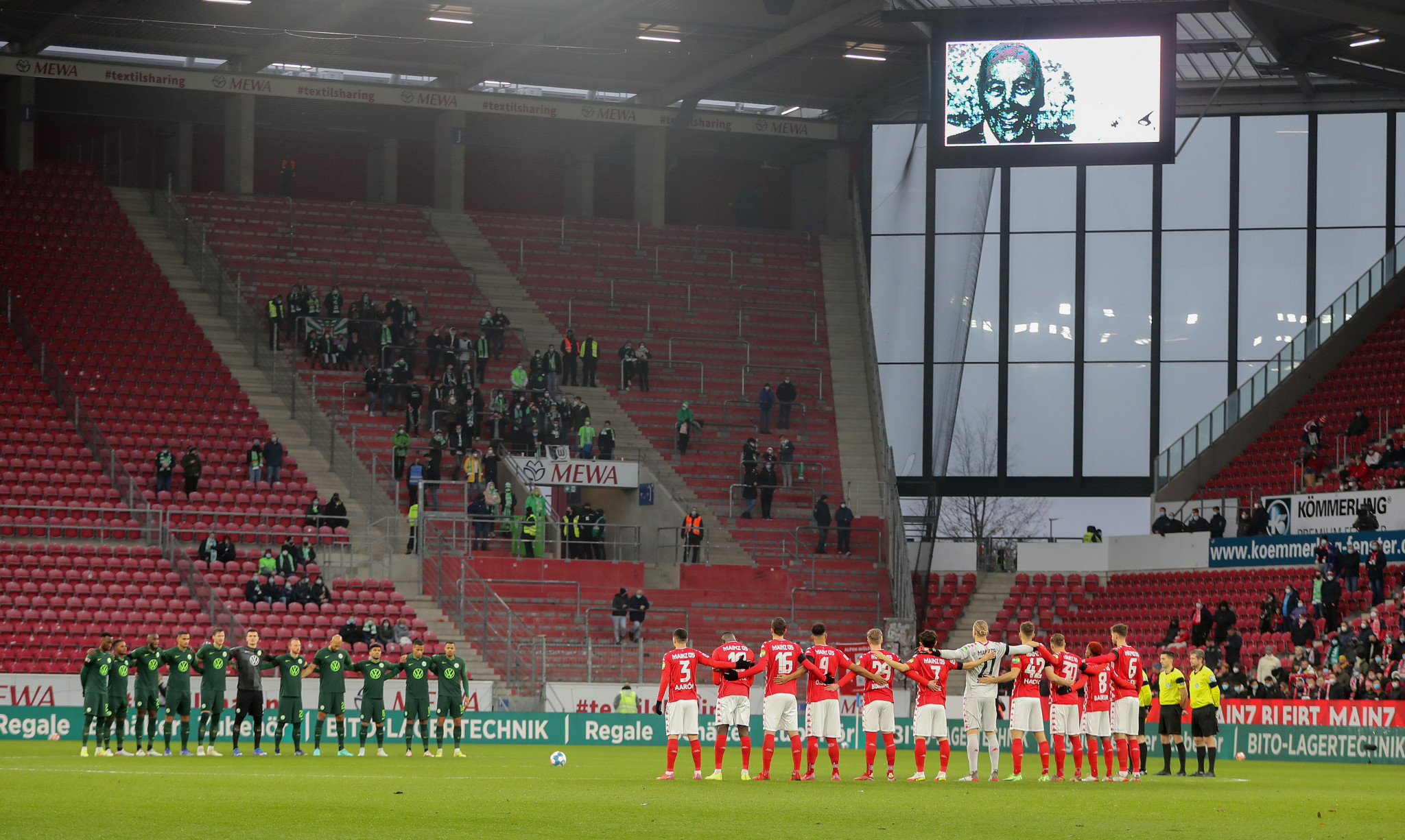 A minute's silence was held in memory of Horst Eckel before Bundesliga matches at the weekend ©Getty Images