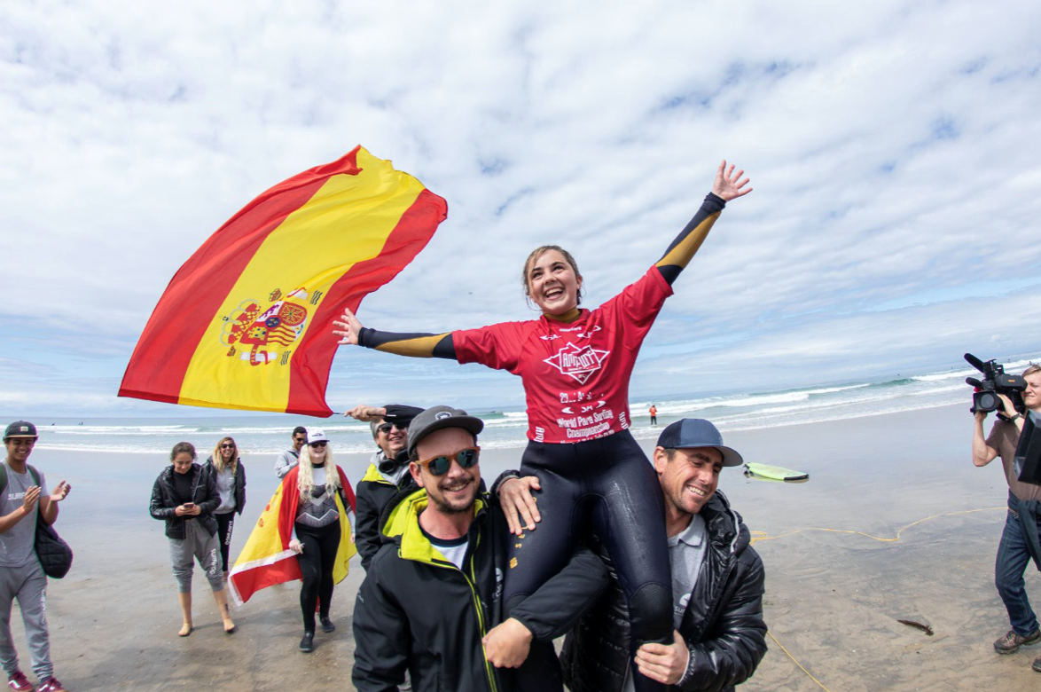 Carmen Lopez of Spain celebrates earning a gold medal in the women's visually impaired category at last year's World Para Surfing Championships ©ISA/Pablo Jimenez