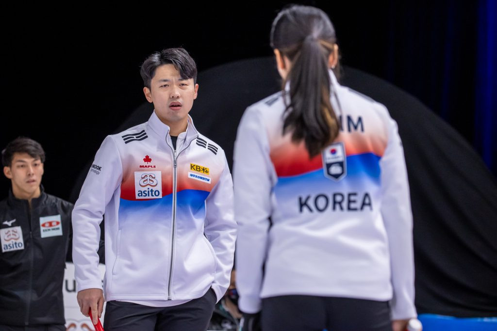 South Korea and US take lead of mixed doubles Olympic curling qualifier