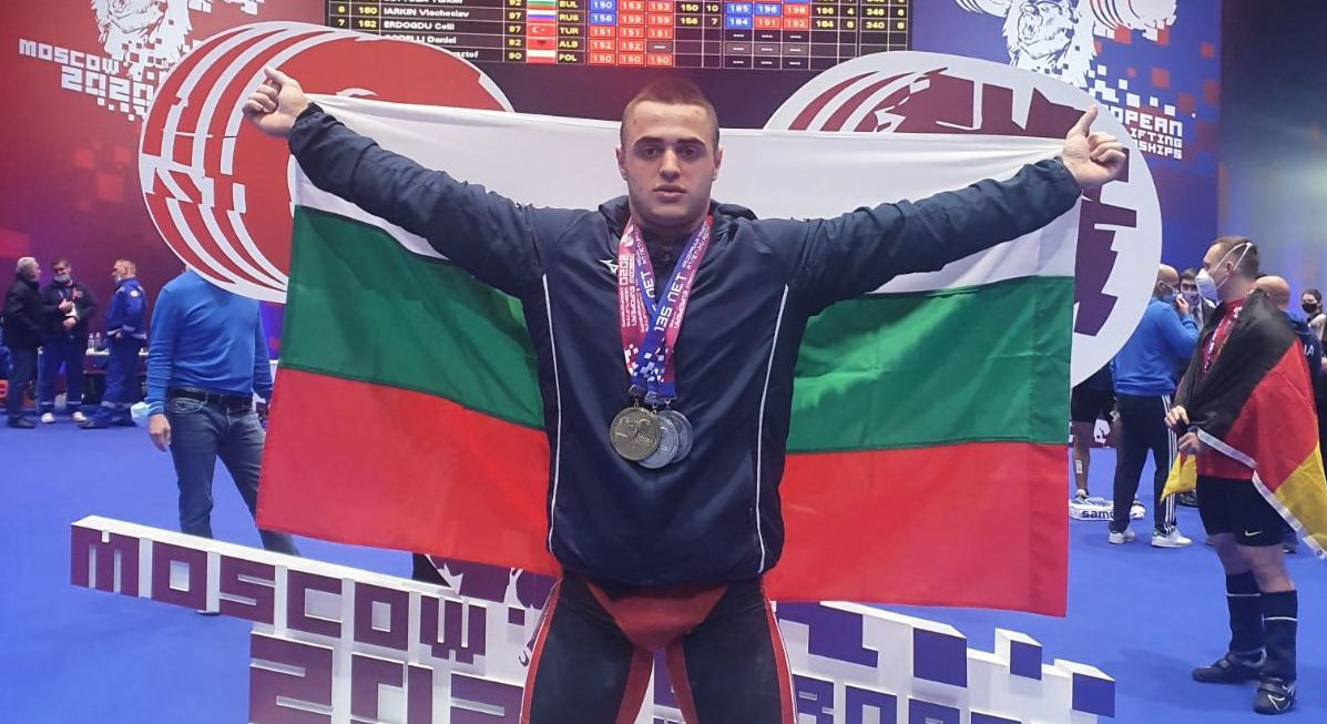 Karlos Nasar is perhaps the best of an encouraging crop of young weightlifters from Bulgaria ©Bulgarian Weightlifting Federation