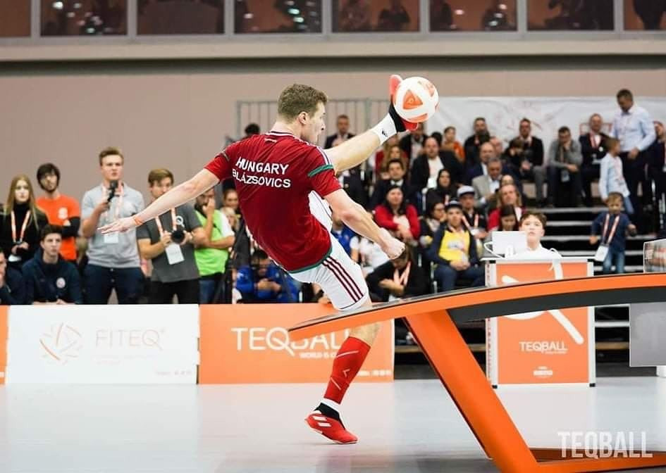 Men's top two go unbeaten on opening day of Teqball World Championships 