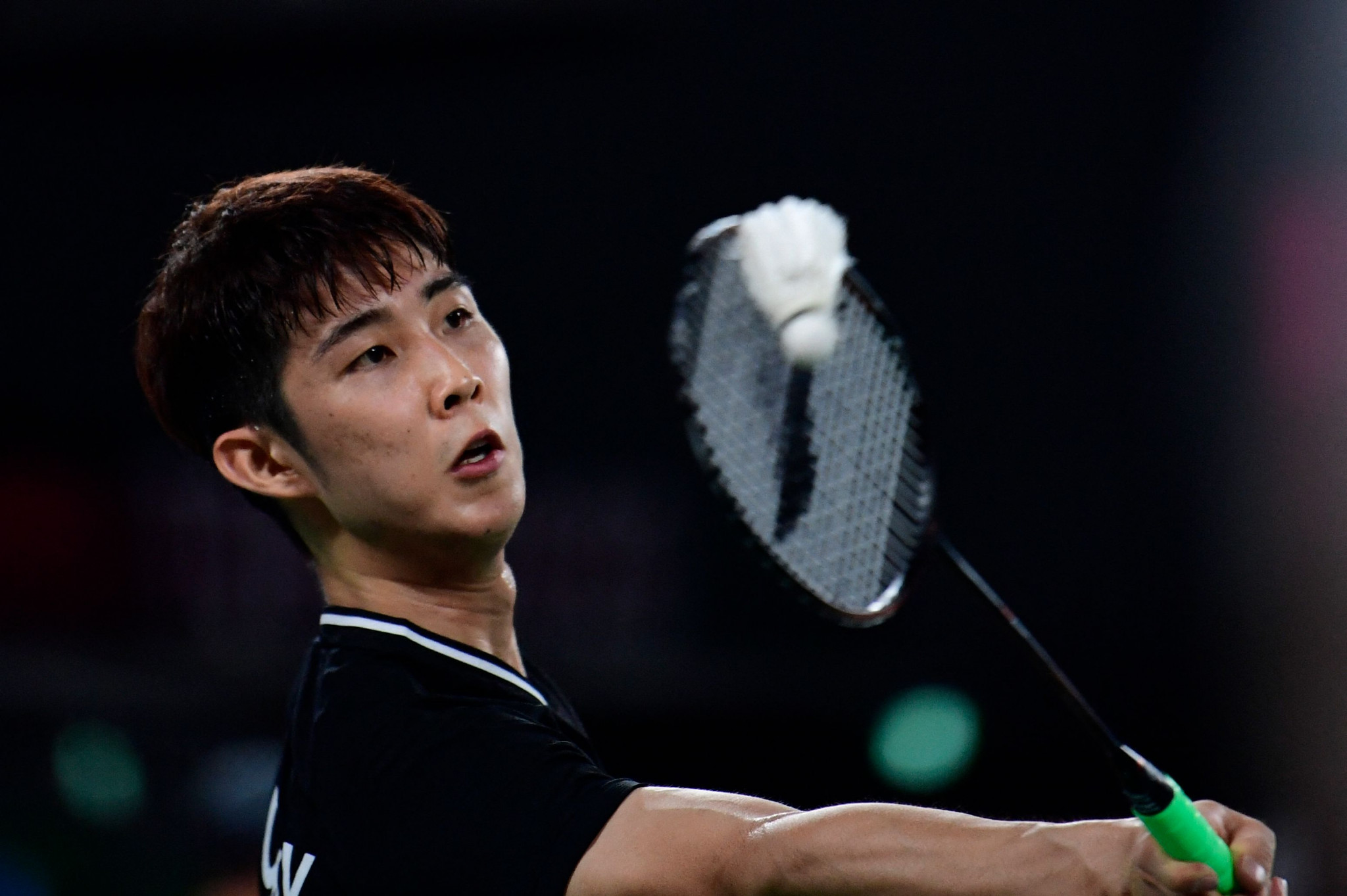 Loh stuns Olympic champion Axelsen in first round of BWF World Championships