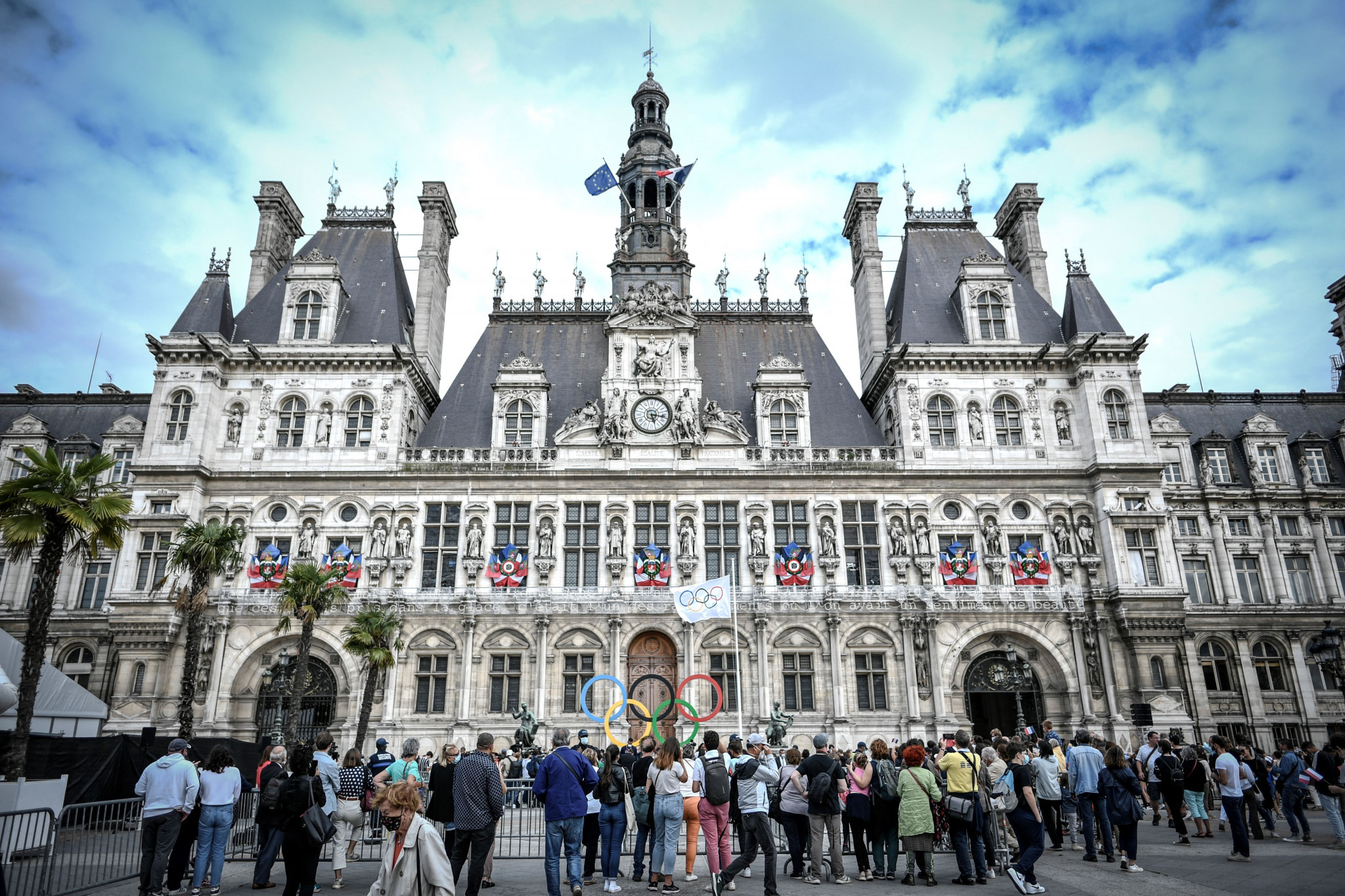 Hôtel de Ville will feature on the marathon and road cycling routes ©Getty Images