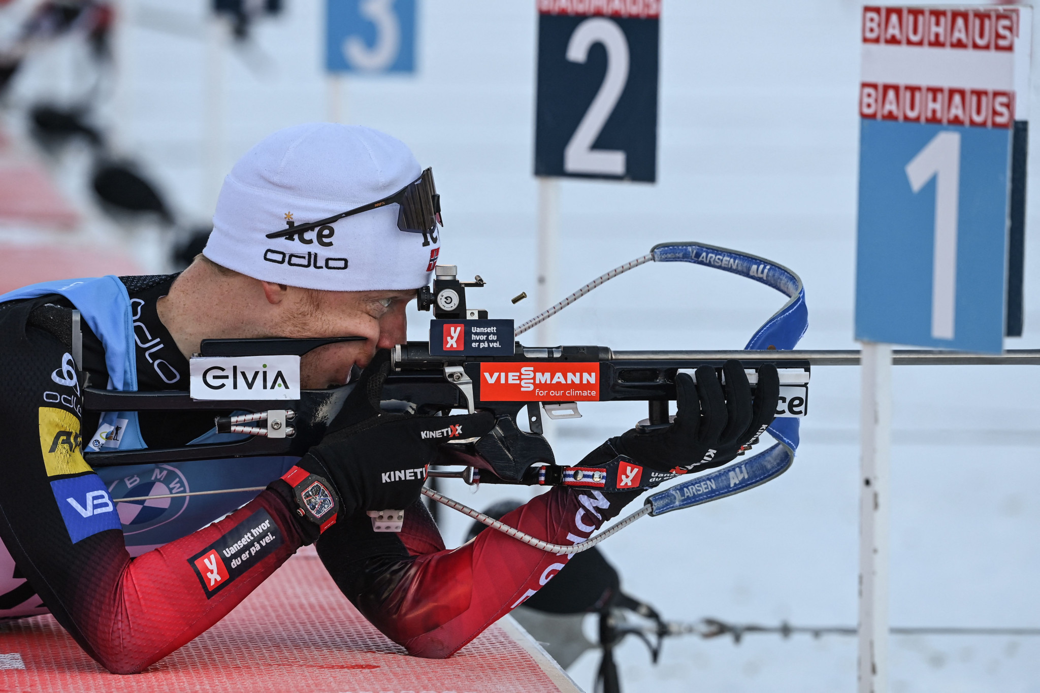 Defending Biathlon World Cup champion Bø breaks gold medal drought with sprint win