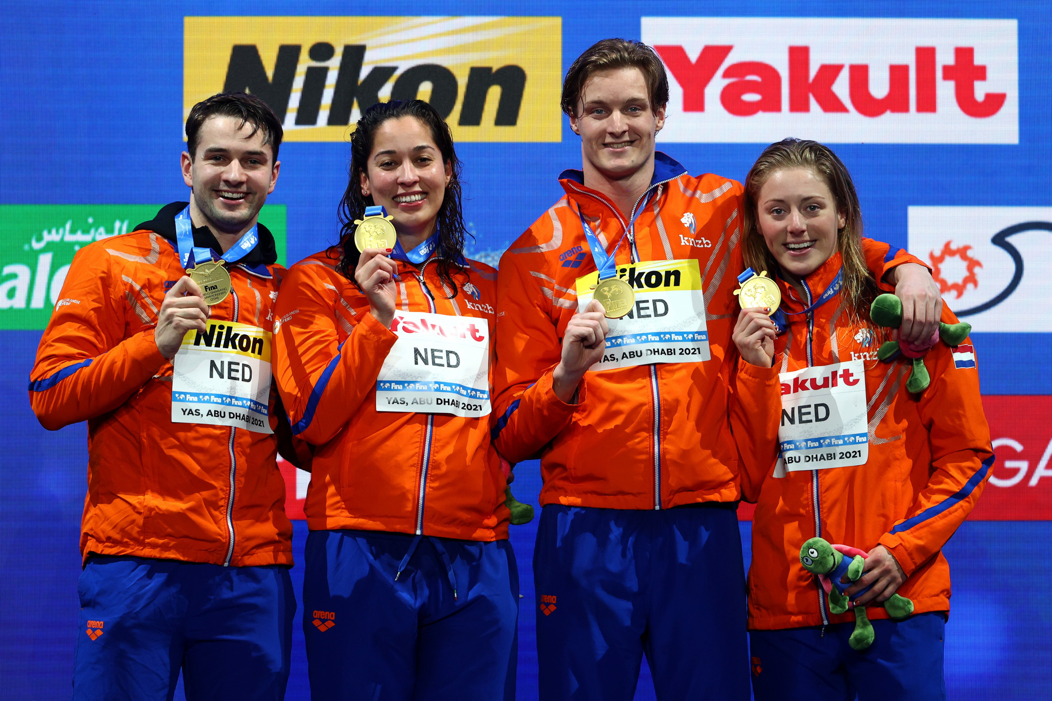 The Dutch team show off their medals after coming from behind to win mixed 4x50m medley relay gold ©Getty Images