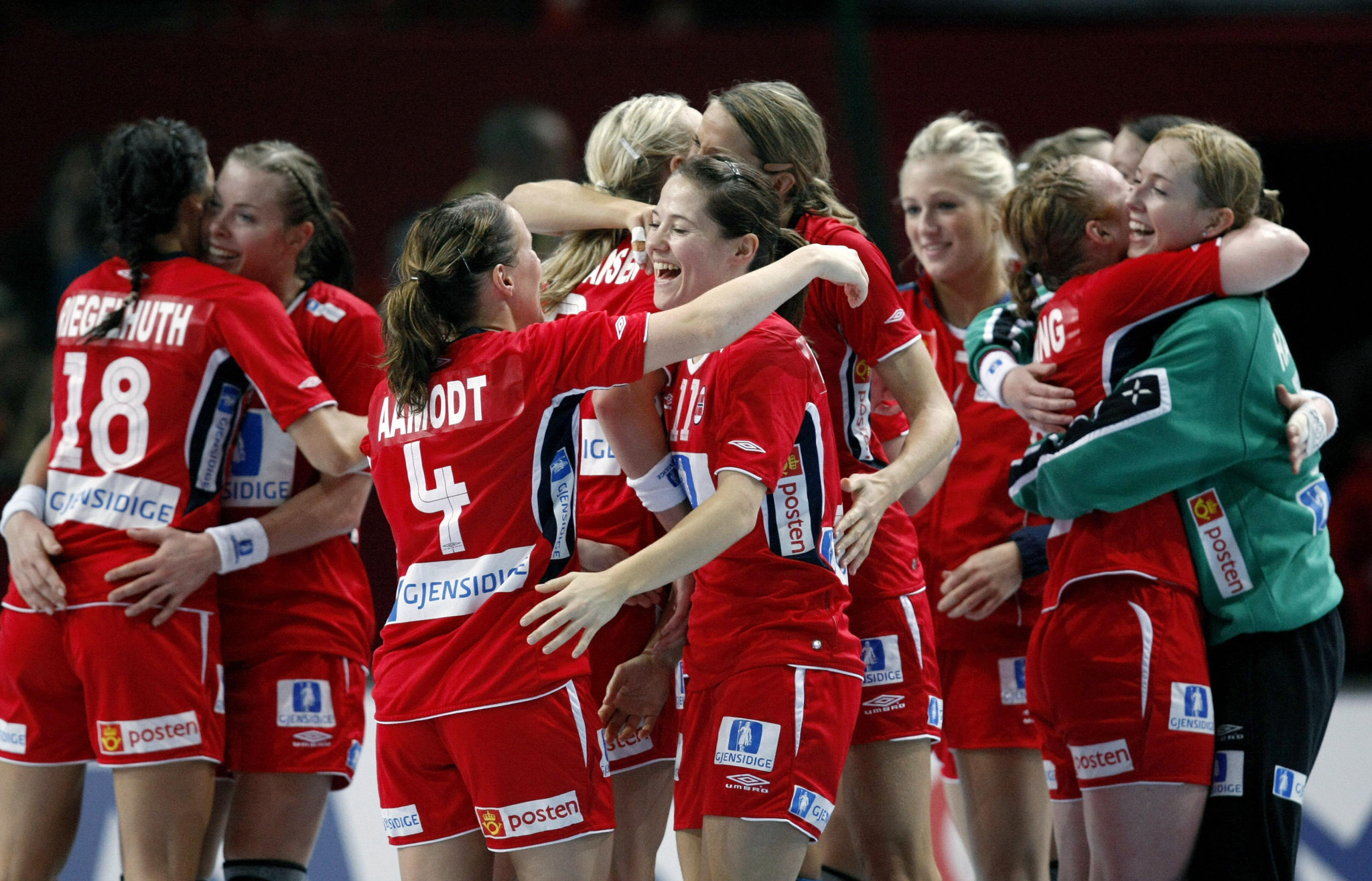 Norway equal Russia's four IHF Women's World Championship titles with dramatic France comeback