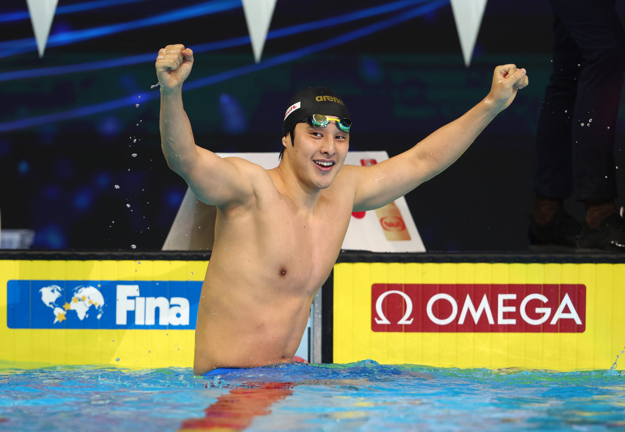 Japan's Daiya Seto is delighted after winning the men's 400m individual medley crown for the fifth time ©Getty Images