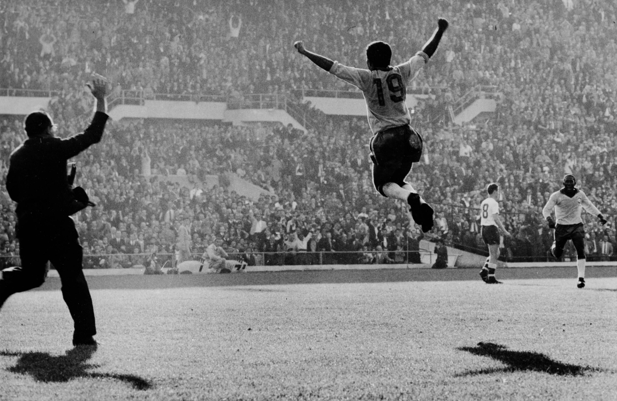 Led by Zito, Brazil became the first South American country to win successive World Cups in 1962 ©Getty Images