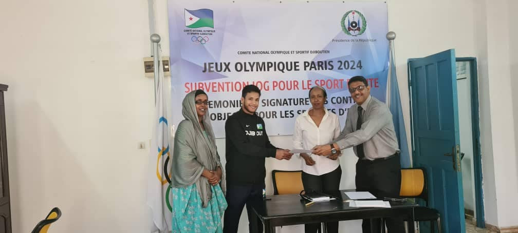Aden-Alexandre Houssein, second left, is among the athletes who will benefit from the subsidy scheme ©CNOSD