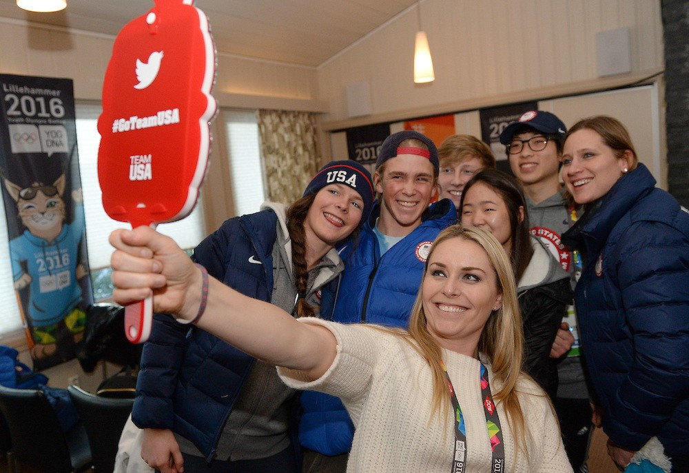 American Olympic gold medallist Lindsey Vonn met some of the young athletes during a learn and share session today ©YIS/IOC