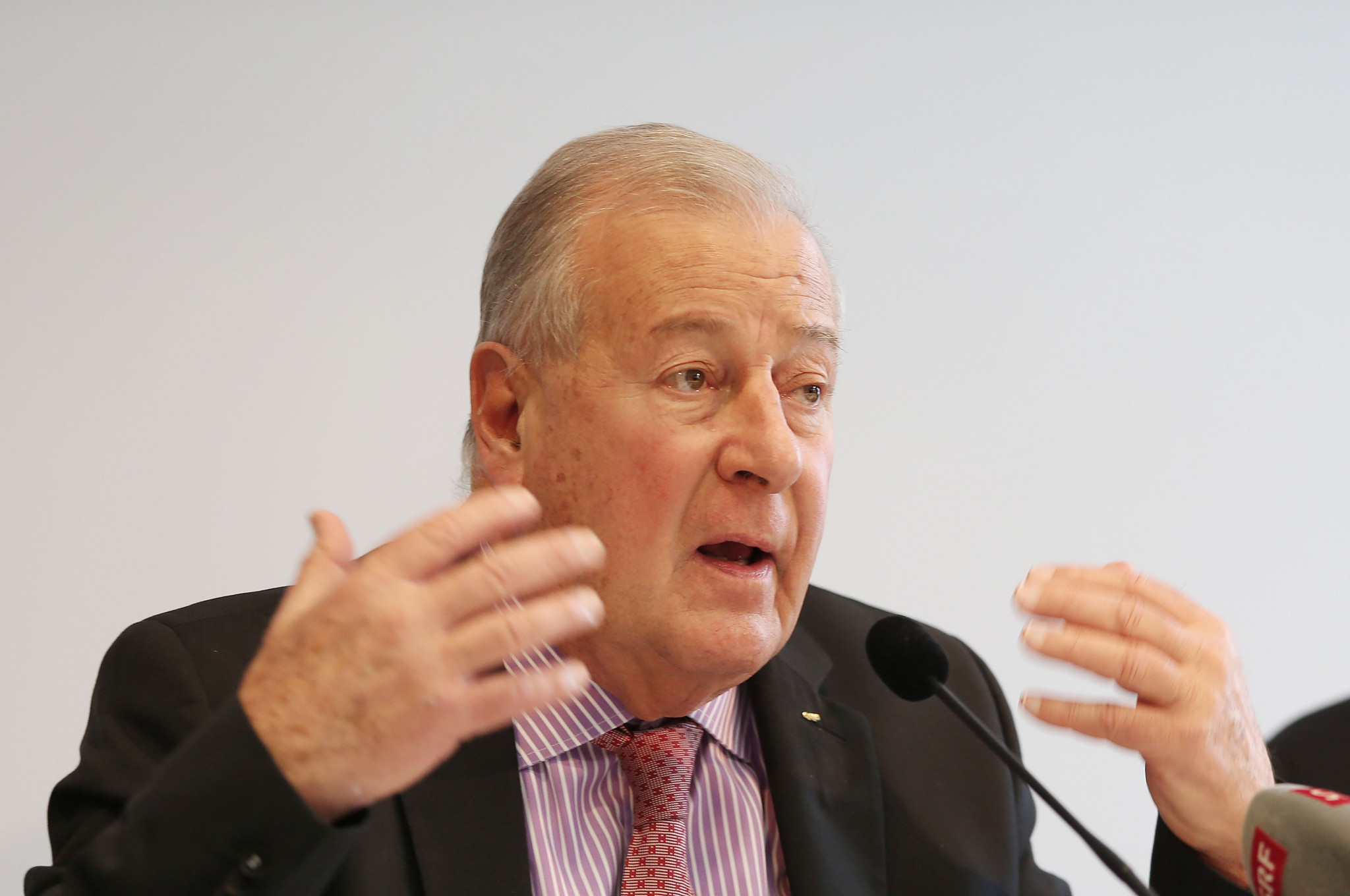 Bach leads tributes to former IOC director general Carrard