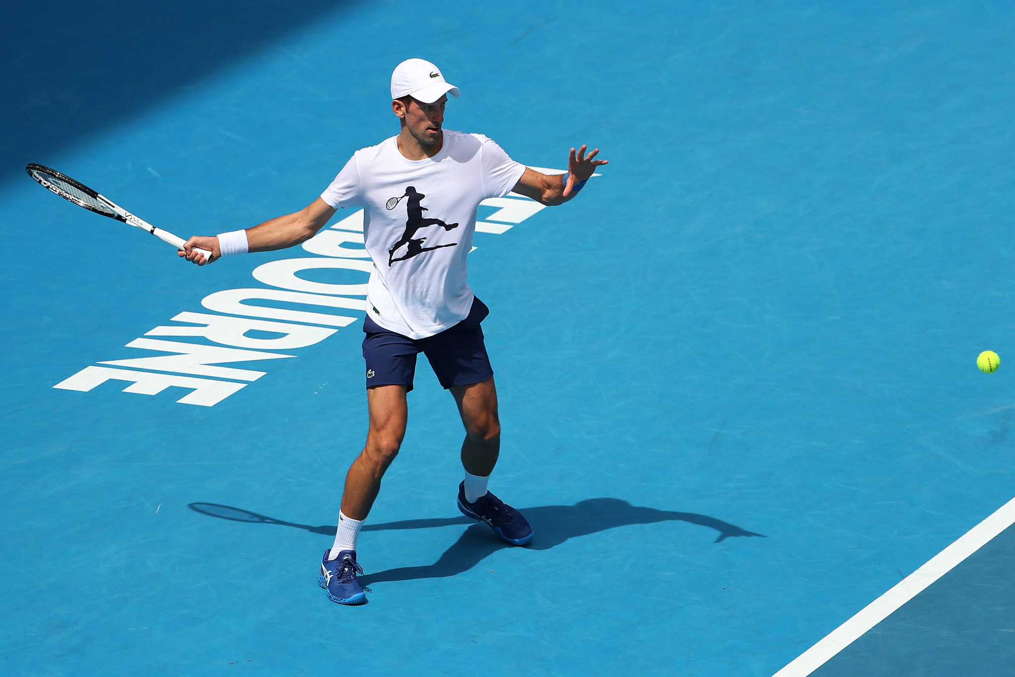 Novak Djokovic practices on Rod Laver Arena prior to the Australian Open after winning his appeal hearing ©Getty Images
