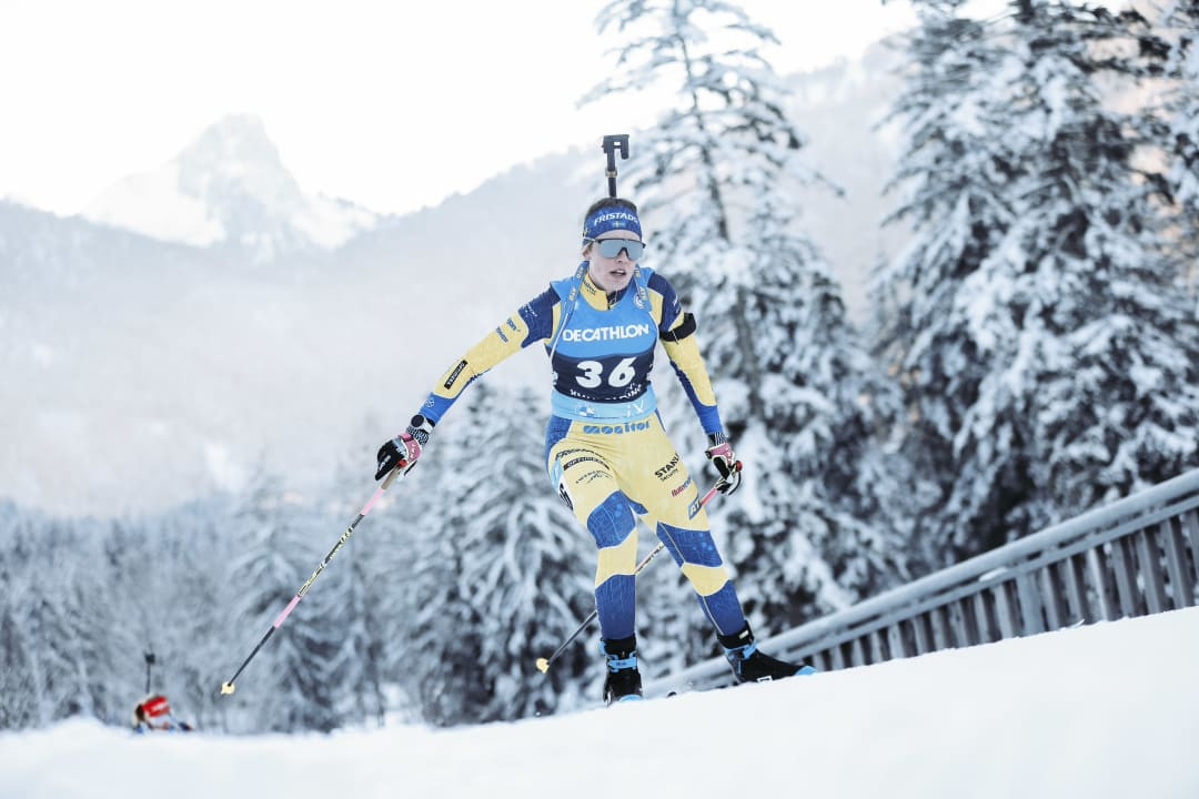 Öberg denies Røiseland hat-trick with sprint victory at Biathlon World Cup