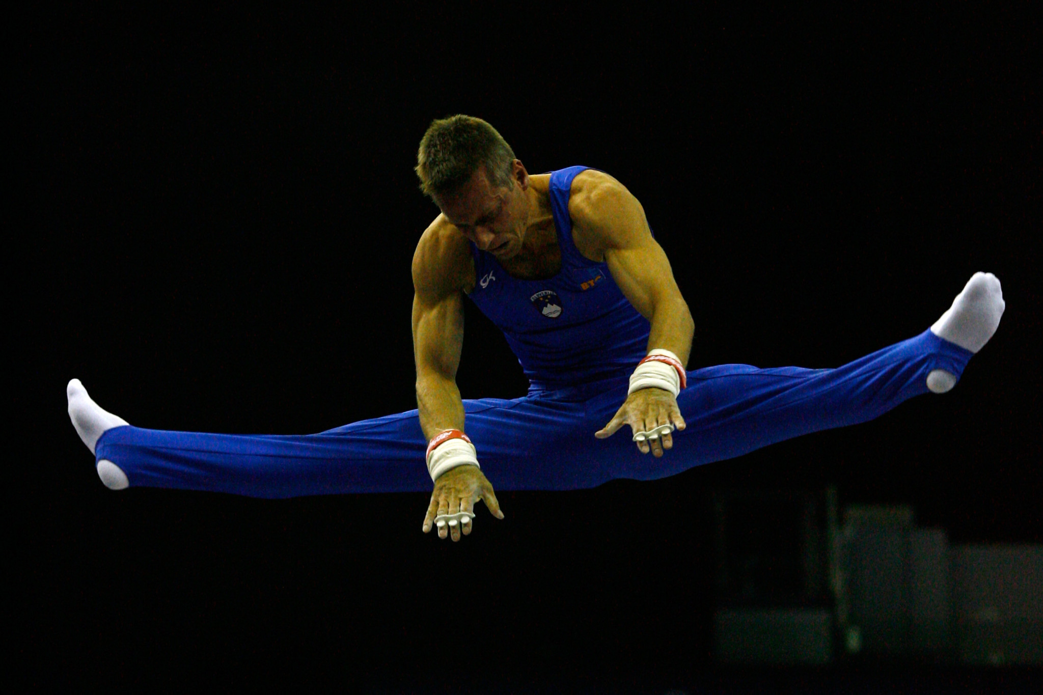 Aljaž Pegan won gold on the horizontal bar at the 2005 World Artistic Gymnasics Championships in Melbourne ©Getty Images
