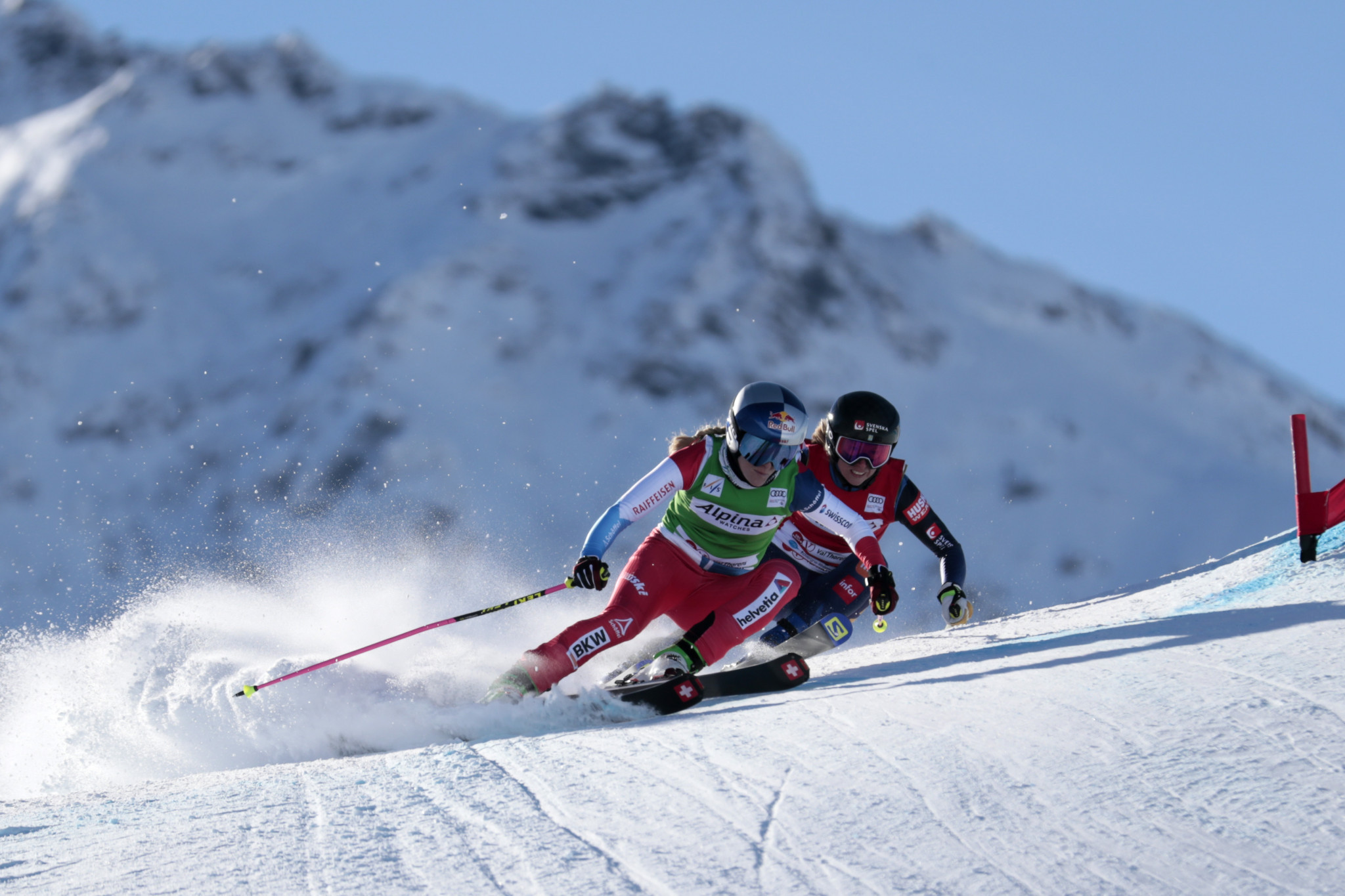 Näslund continues dominant streak at Ski Cross World Cup in Nakiska