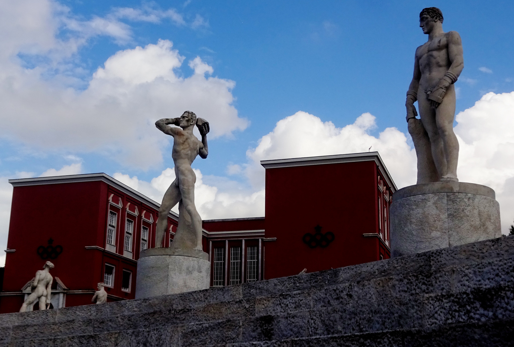 Marble statues surround the CONI headquarters ©Philip Barker