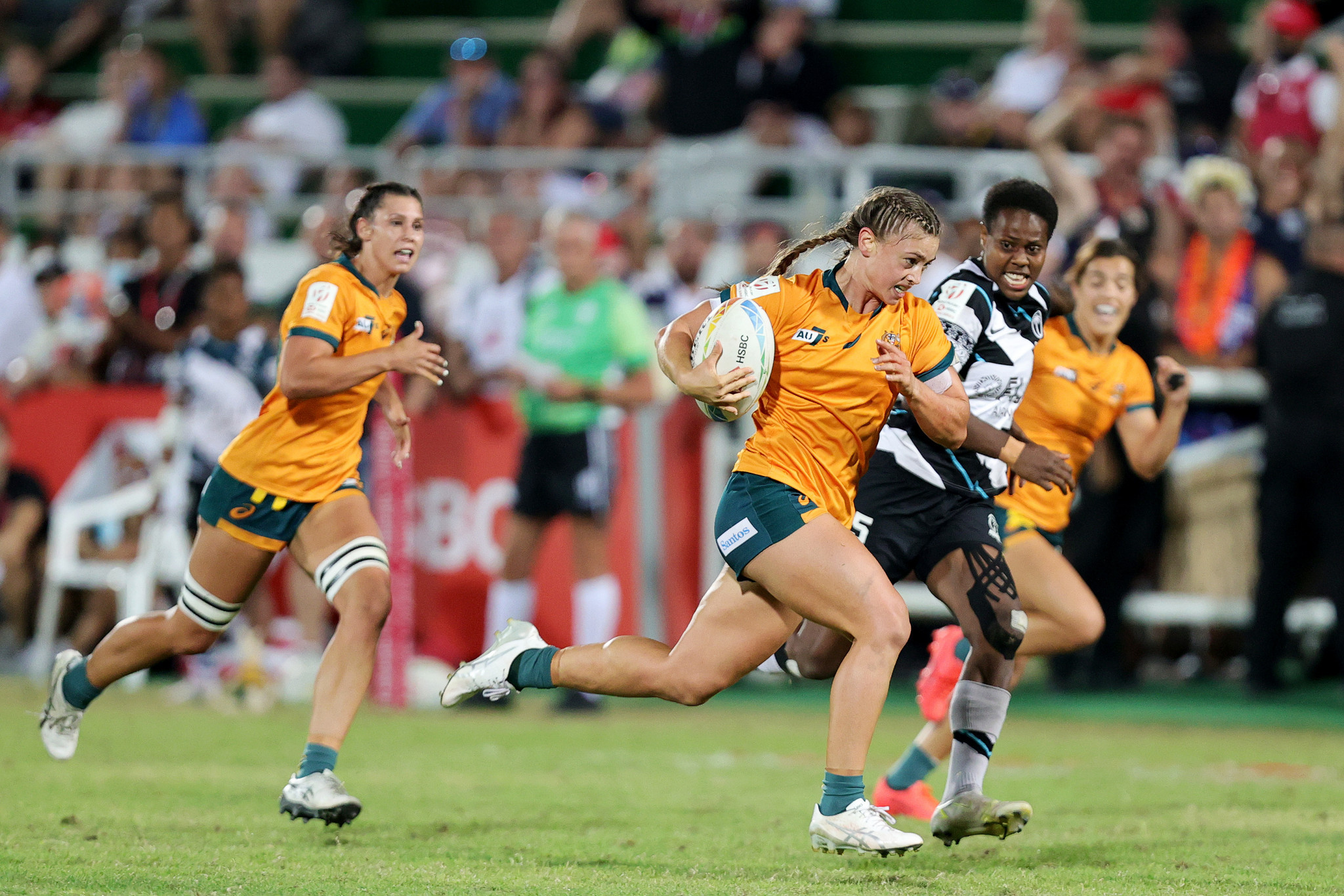 Australia beat Fiji in both World Rugby Women's Sevens Series events in Dubai ©Getty Images